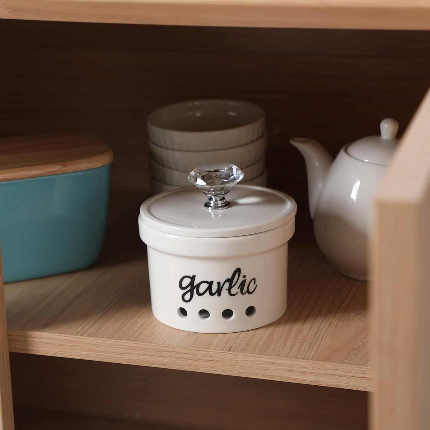 HAOTOP Garlic Keeper with Crystal Lid, 12.5 oz Ceramic Garlic Saver Container for Countertop, Farmhouse Kitchen Decor (Silver)