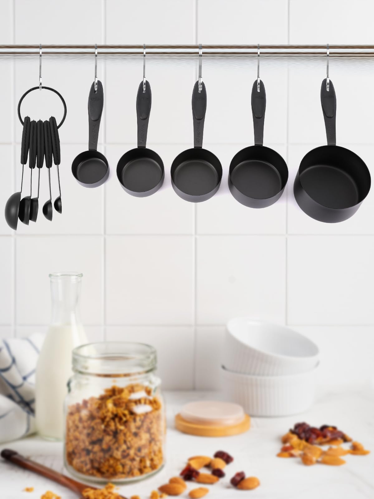 Ensemble de 10 tasses et cuillères à mesurer en acier inoxydable Joyhill, ensemble de tasses à mesurer emboîtables en métal avec poignées en silicone doux au toucher pour ingrédients secs et liquides, cuisine et pâtisserie (noir)