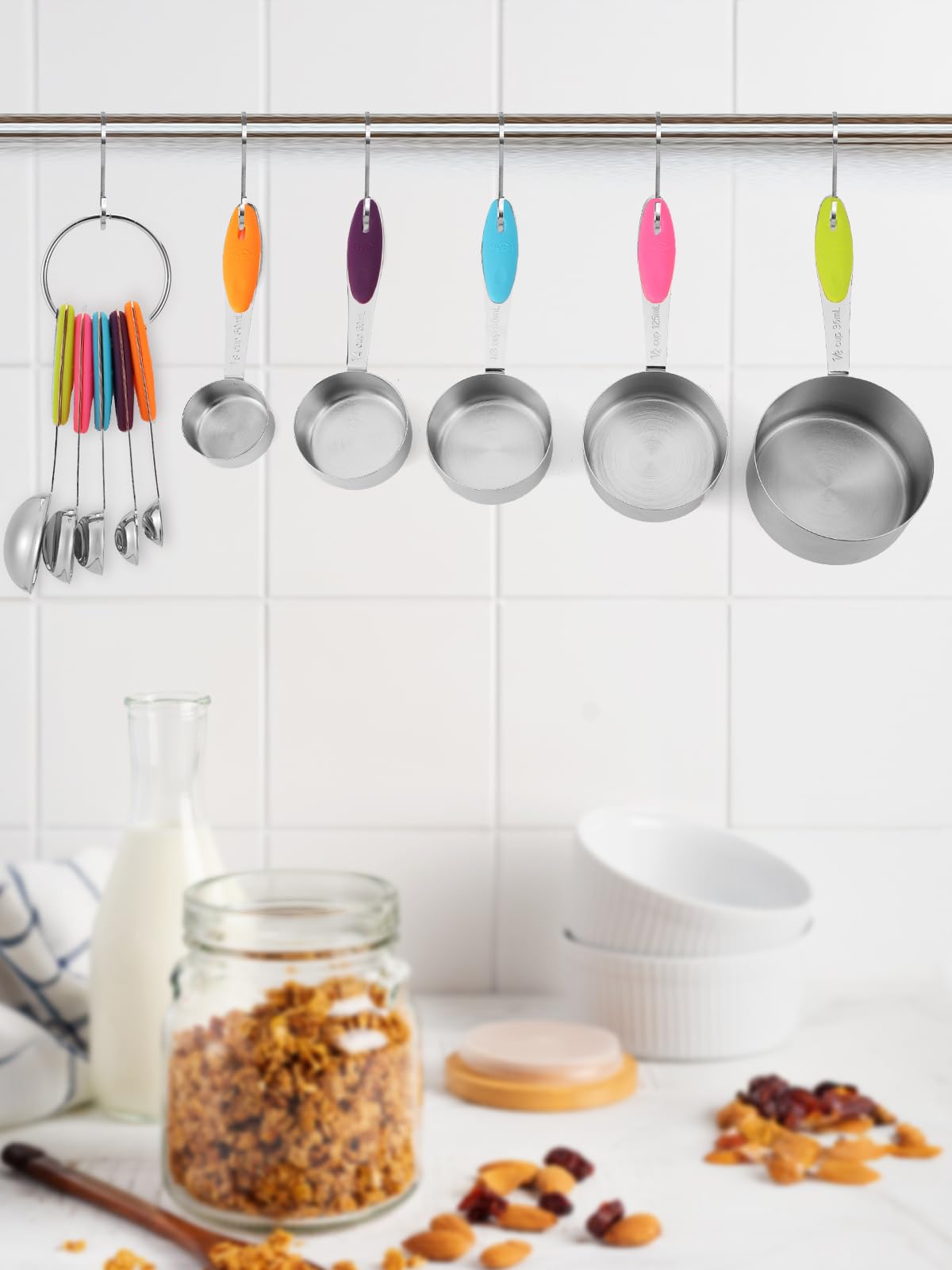 Ensemble de 10 tasses et cuillères à mesurer en acier inoxydable Joyhill, ensemble de tasses à mesurer emboîtables en métal avec poignées en silicone doux au toucher pour ingrédients secs et liquides, cuisine et pâtisserie (noir)