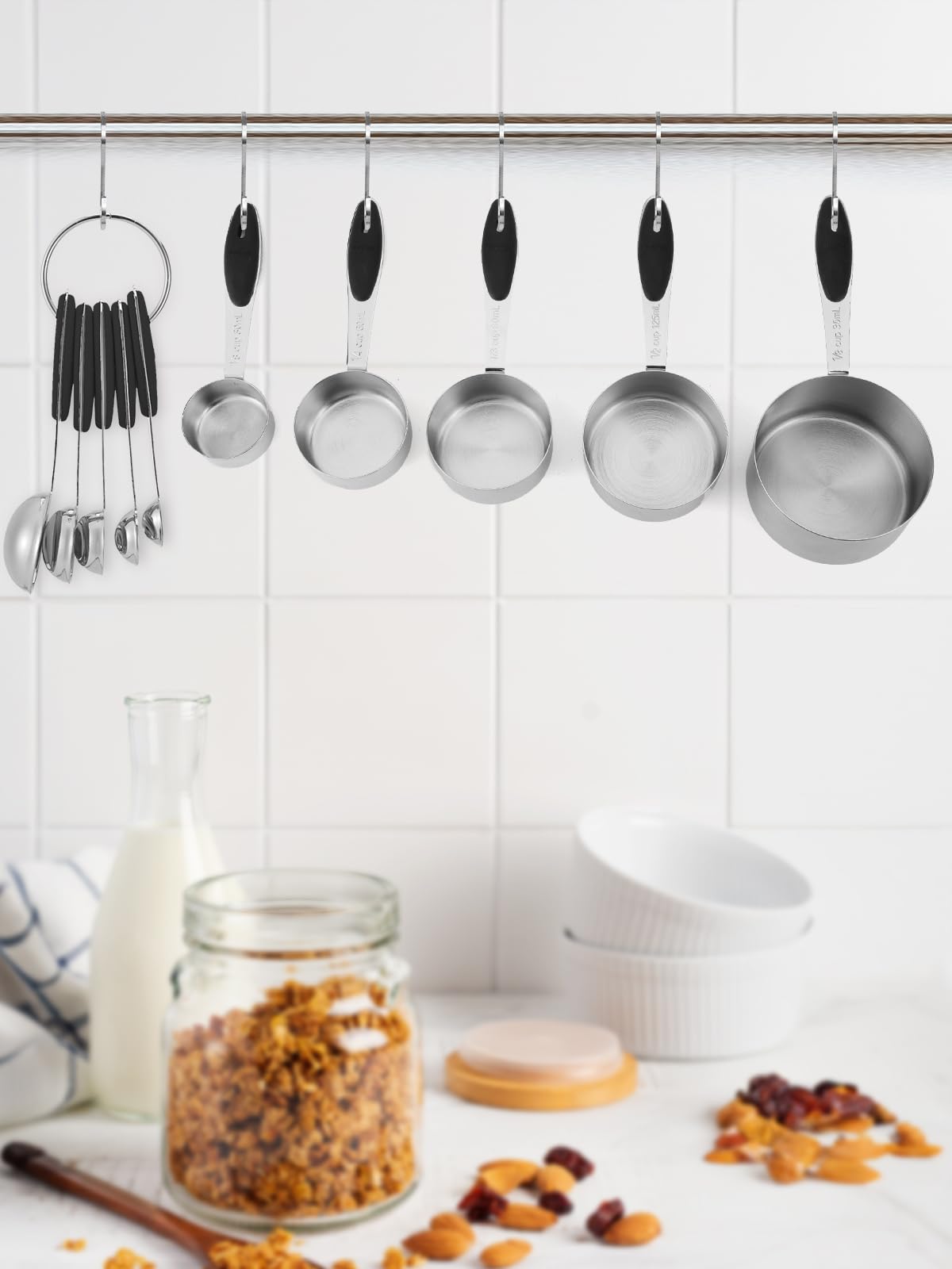 Ensemble de 10 tasses et cuillères à mesurer en acier inoxydable Joyhill, ensemble de tasses à mesurer emboîtables en métal avec poignées en silicone doux au toucher pour ingrédients secs et liquides, cuisine et pâtisserie (noir)