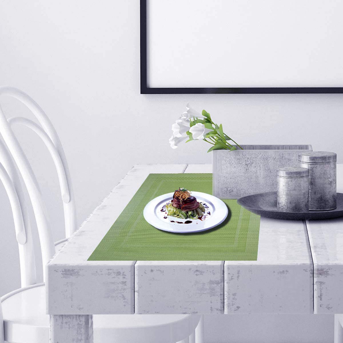 PIGCHCY Keilförmige Tischsets für den Esstisch, kreuzgewebt, waschbares Vinyl-Tischset, hitzebeständig, runde Tischsets, 4er-Set (Silbergrau)