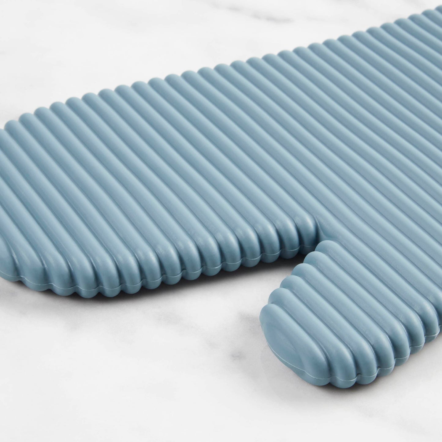 KITCHENAID Ribbed Soft Silicone Oven Mitt 2-Pack Set, Matte Black, 7.5"x13"