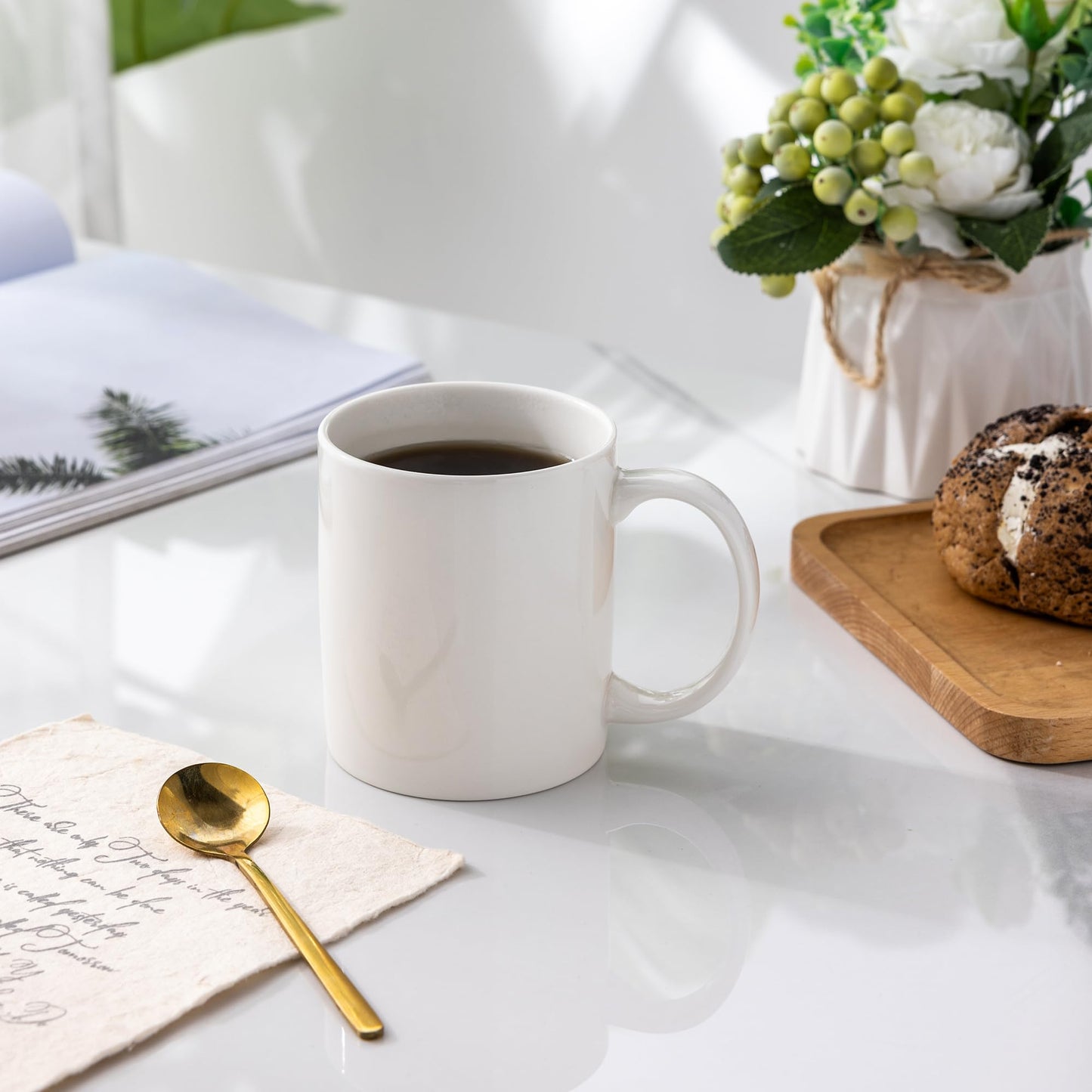 Lot de 6 tasses à café AmorArc 12 oz blanc cassé, tasses à café en céramique avec grande poignée pour homme, femme, ensemble de tasses à café légères pour latte/cappuccino/cacao/lait, lavables au lave-vaisselle et au micro-ondes, 6 pièces