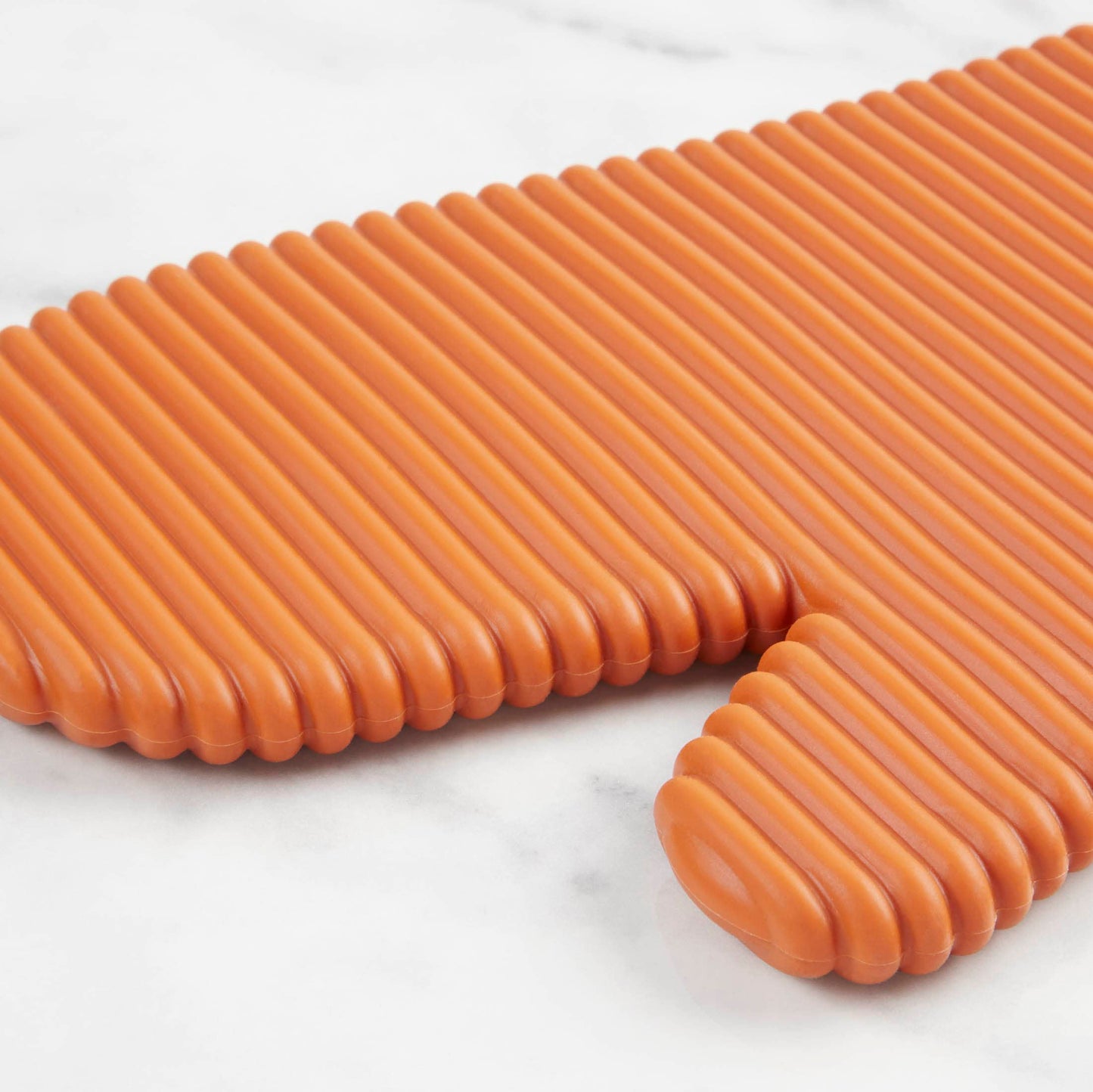 KITCHENAID Ribbed Soft Silicone Oven Mitt 2-Pack Set, Matte Black, 7.5"x13"