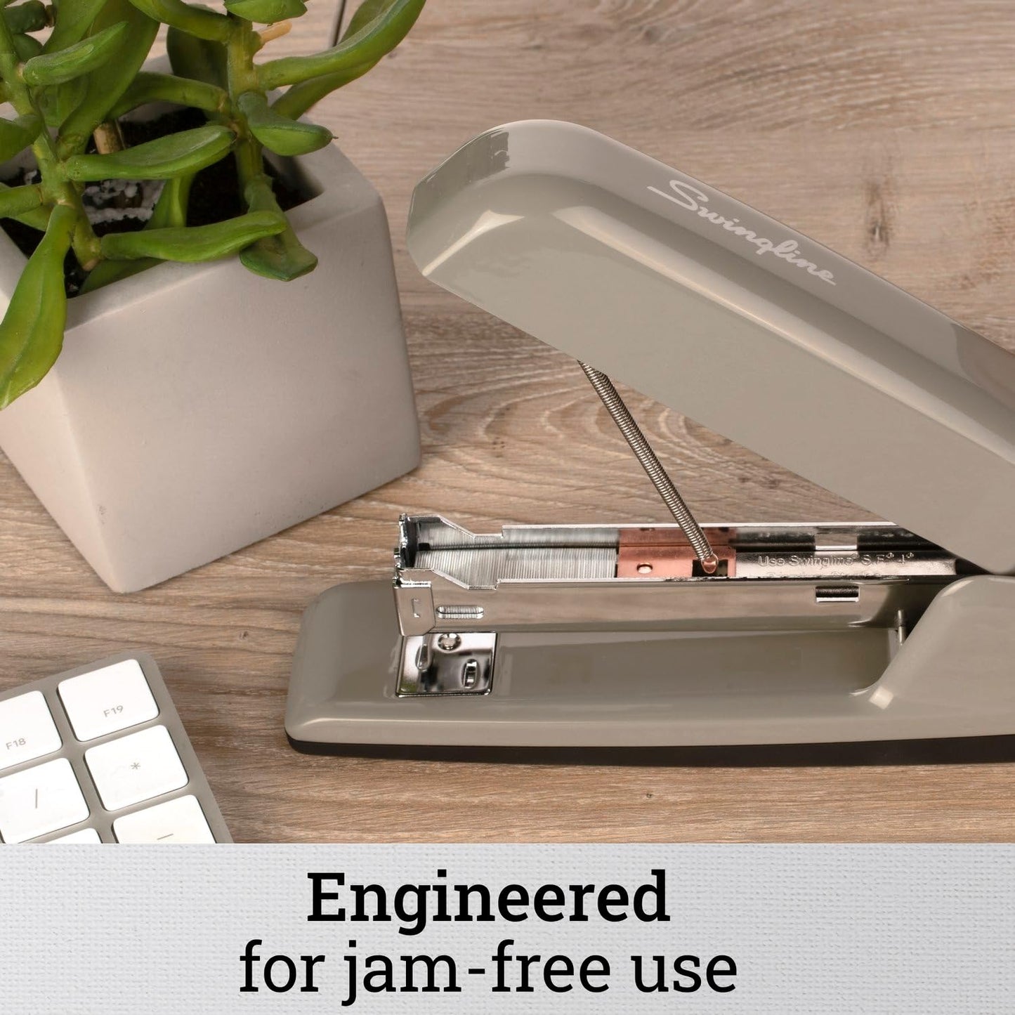 Swingline Stapler, 30 Sheet Capacity, 747 Business Stapler, Jam Free, Metal, Gold Chrome (74721)