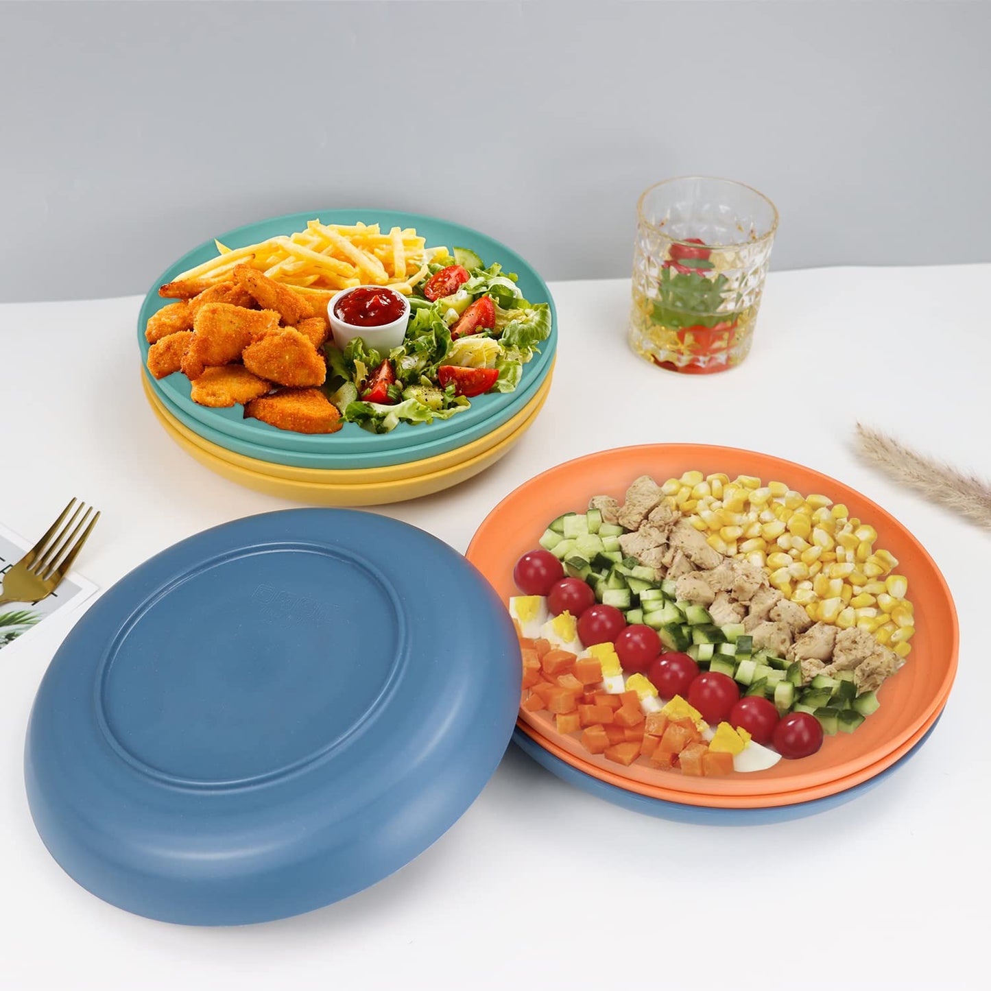 Homienly Tiefe Essteller, 8er-Set, Alternative zu Plastiktellern, mikrowellen- und spülmaschinenfeste Weizenstrohteller für die Küche, unzerbrechliche Kinderteller in 4 Farben (klassisch hell, 9 Zoll)