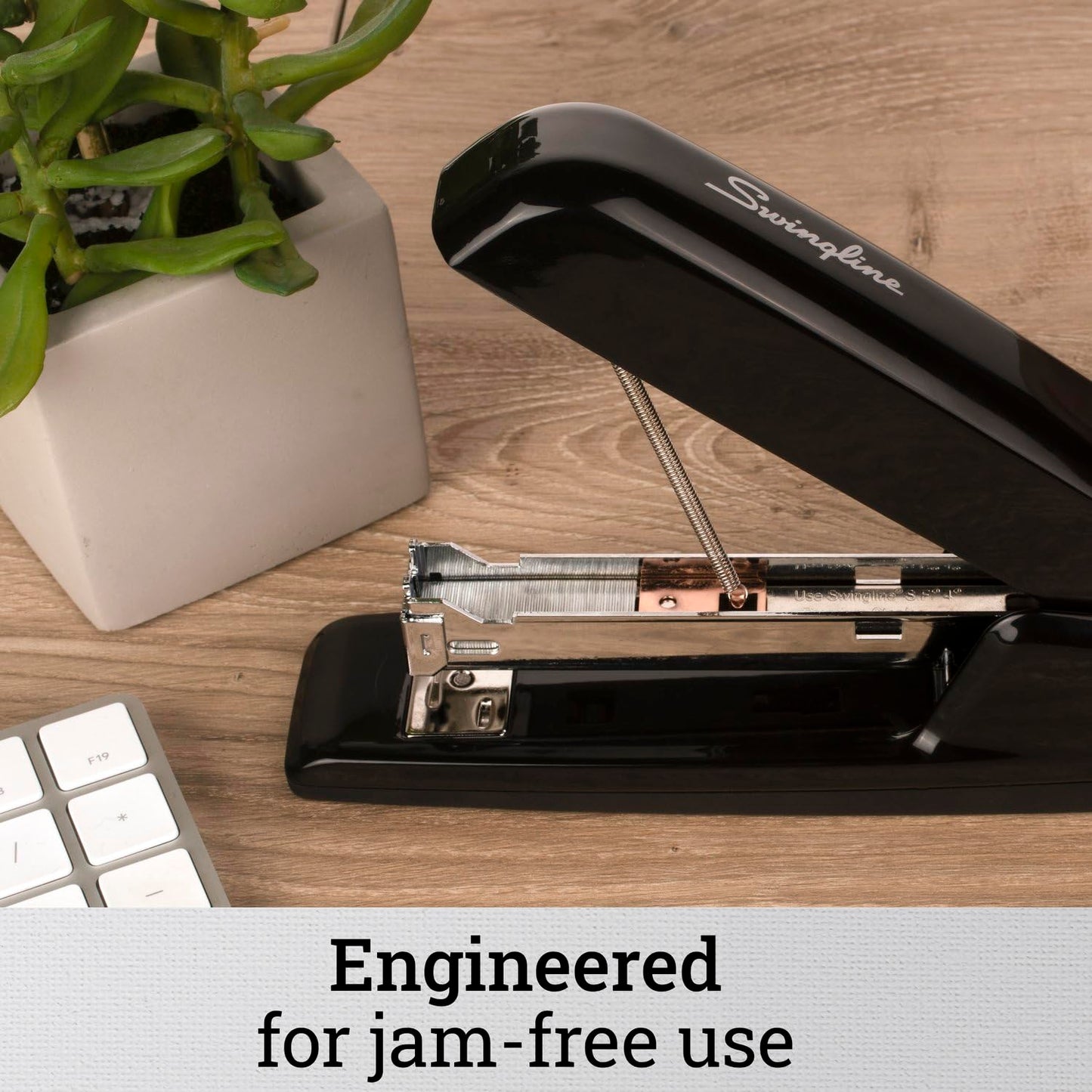 Swingline Stapler, 30 Sheet Capacity, 747 Business Stapler, Jam Free, Metal, Gold Chrome (74721)