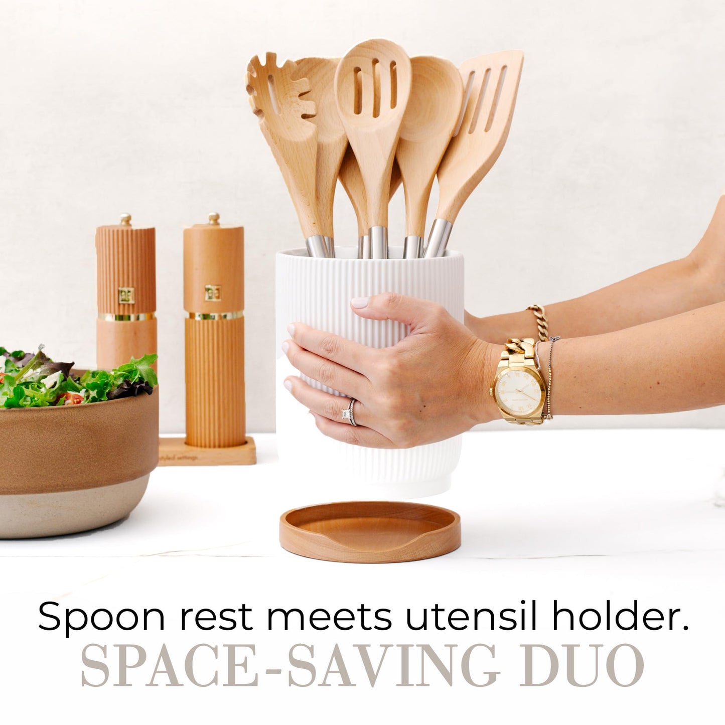 Ensemble d'ustensiles de cuisine en bois – Ensemble de 8 pièces comprenant des ustensiles de cuisine en bois et en or, un porte-ustensiles blanc et un repose-cuillère en bois – Ustensiles de cuisine durables et élégants pour cuisiner et servir