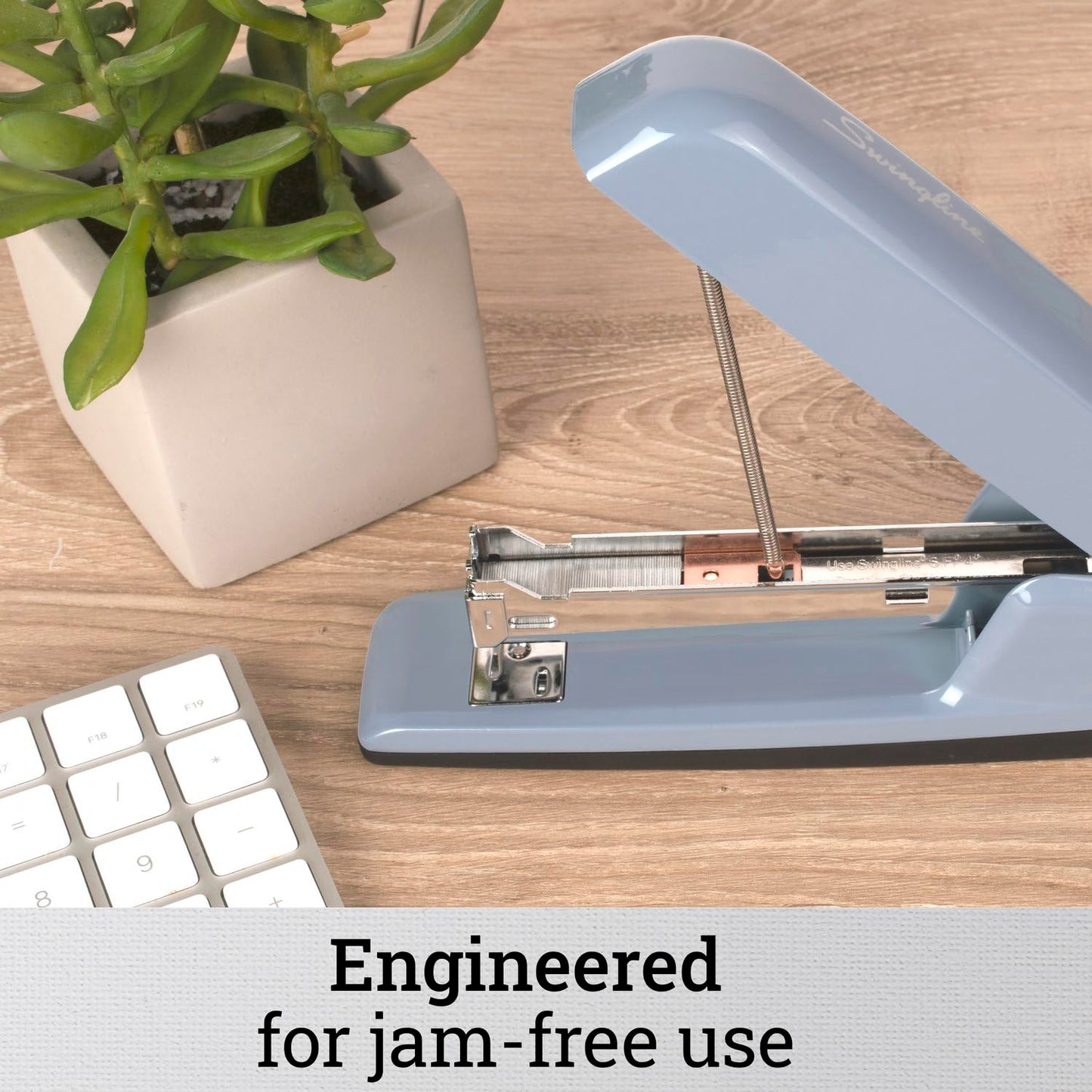 Swingline Stapler, 30 Sheet Capacity, 747 Business Stapler, Jam Free, Metal, Gold Chrome (74721)