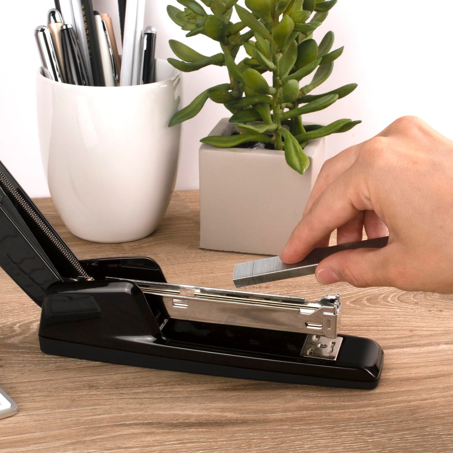 Swingline Stapler, 30 Sheet Capacity, 747 Business Stapler, Jam Free, Metal, Gold Chrome (74721)