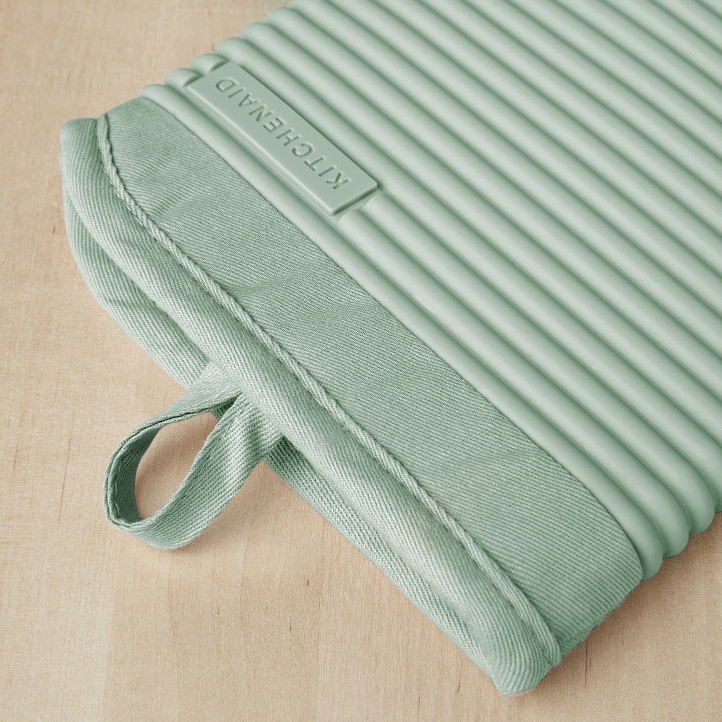 KITCHENAID Ribbed Soft Silicone Oven Mitt 2-Pack Set, Matte Black, 7.5"x13"