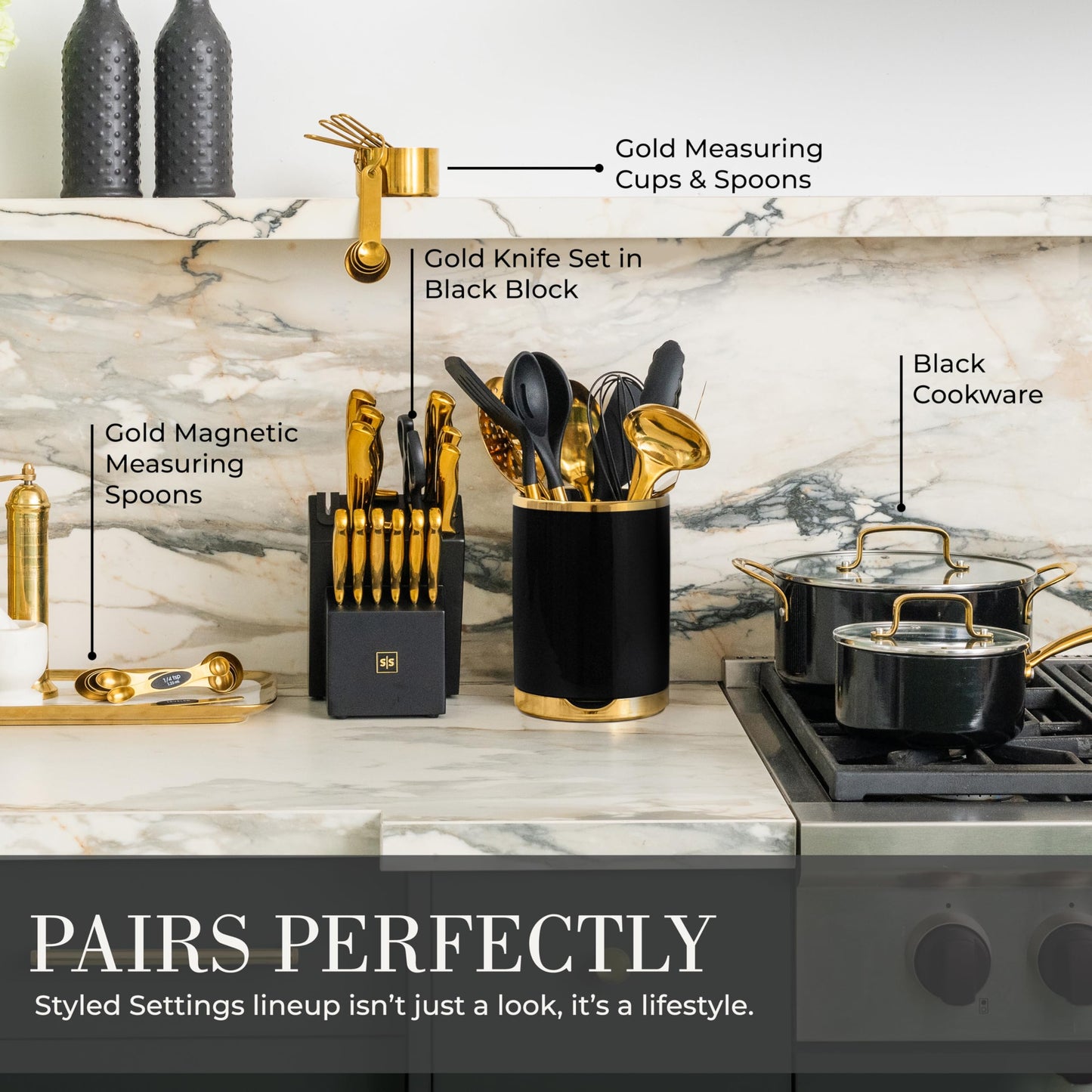 Ensemble d'ustensiles de cuisine en bois – Ensemble de 8 pièces comprenant des ustensiles de cuisine en bois et en or, un porte-ustensiles blanc et un repose-cuillère en bois – Ustensiles de cuisine durables et élégants pour cuisiner et servir