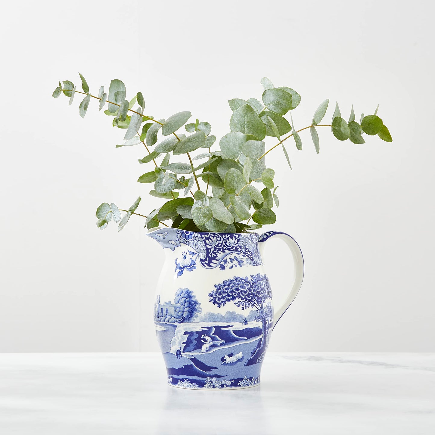 Blauer italienischer Krug von Spode | 3,5 Pint Fassungsvermögen | Wohndekor für Kaminsims oder Tafelaufsatz | Verwendung als Wasserkrug oder Blumenvase | Aus feinem Porzellan | Spülmaschinenfest