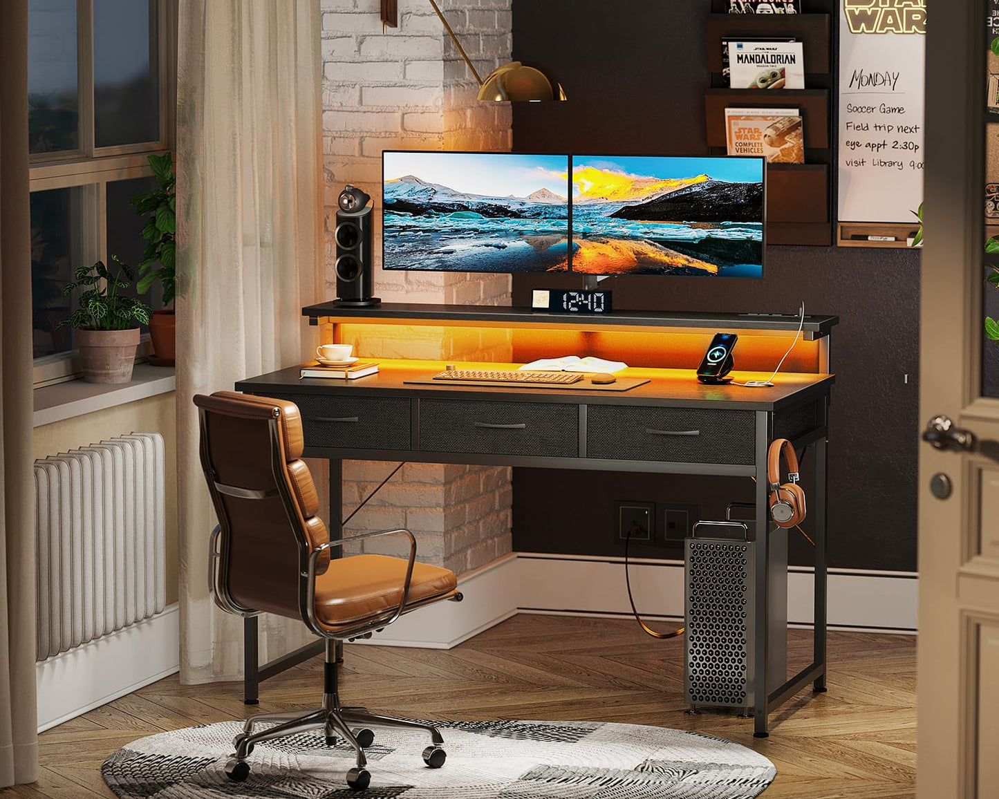ODK 54-Zoll-Computertisch mit 3 Schubladen und USB-Steckdosen, Home-Office-Schreibtische mit LED-Leuchten und verstellbarem Monitorständer, Arbeiten von zu Hause, moderner Arbeits-/Schreib-/Studiertisch für Schlafzimmer, Schwarz