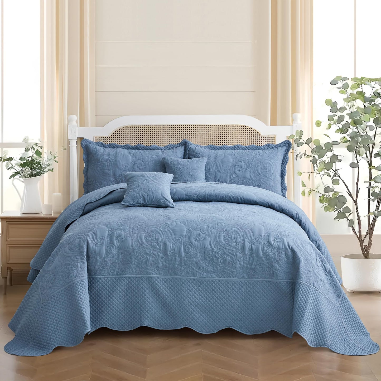 Oversized King Bedspread 128x120 Extra Wide, Paisley Pattern Design, Lightweight Bedding Cover, Reversible, 5 Piece, 100% Microfiber, King/Cal King, Pure White