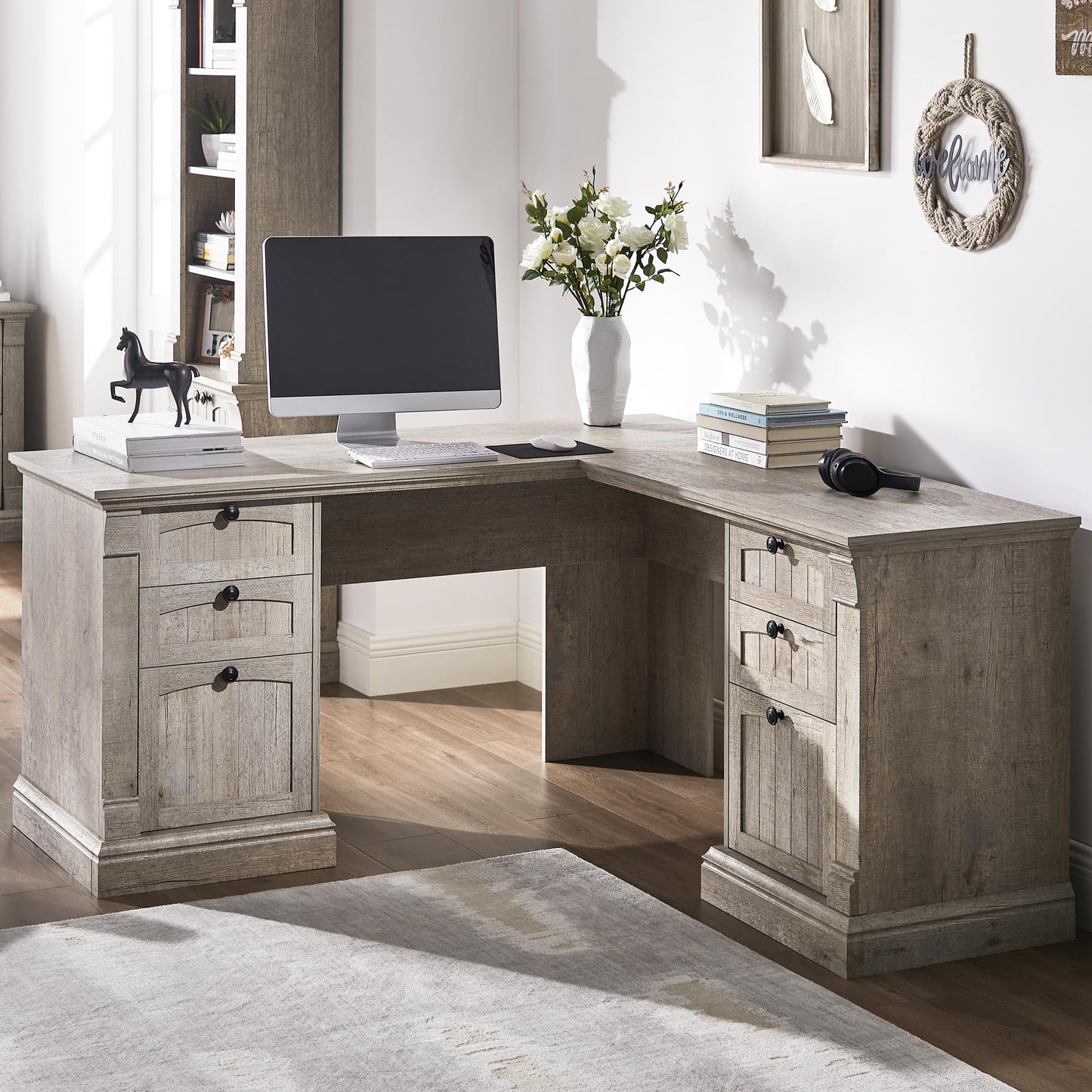 OKD 60-Zoll-Chefschreibtisch mit Schubladen, Home-Office-Schreibtisch im Landhausstil mit Ladestation, Tastaturablage, Aktenschrank-Aufbewahrung, Holz-Computertisch für Arbeit und Studium, Antikweiß