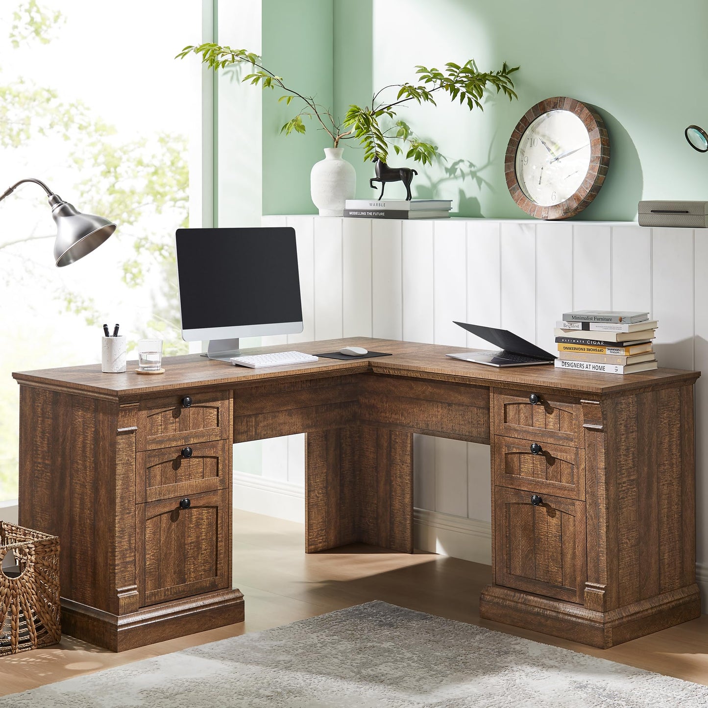 OKD 60-Zoll-Chefschreibtisch mit Schubladen, Home-Office-Schreibtisch im Landhausstil mit Ladestation, Tastaturablage, Aktenschrank-Aufbewahrung, Holz-Computertisch für Arbeit und Studium, Antikweiß