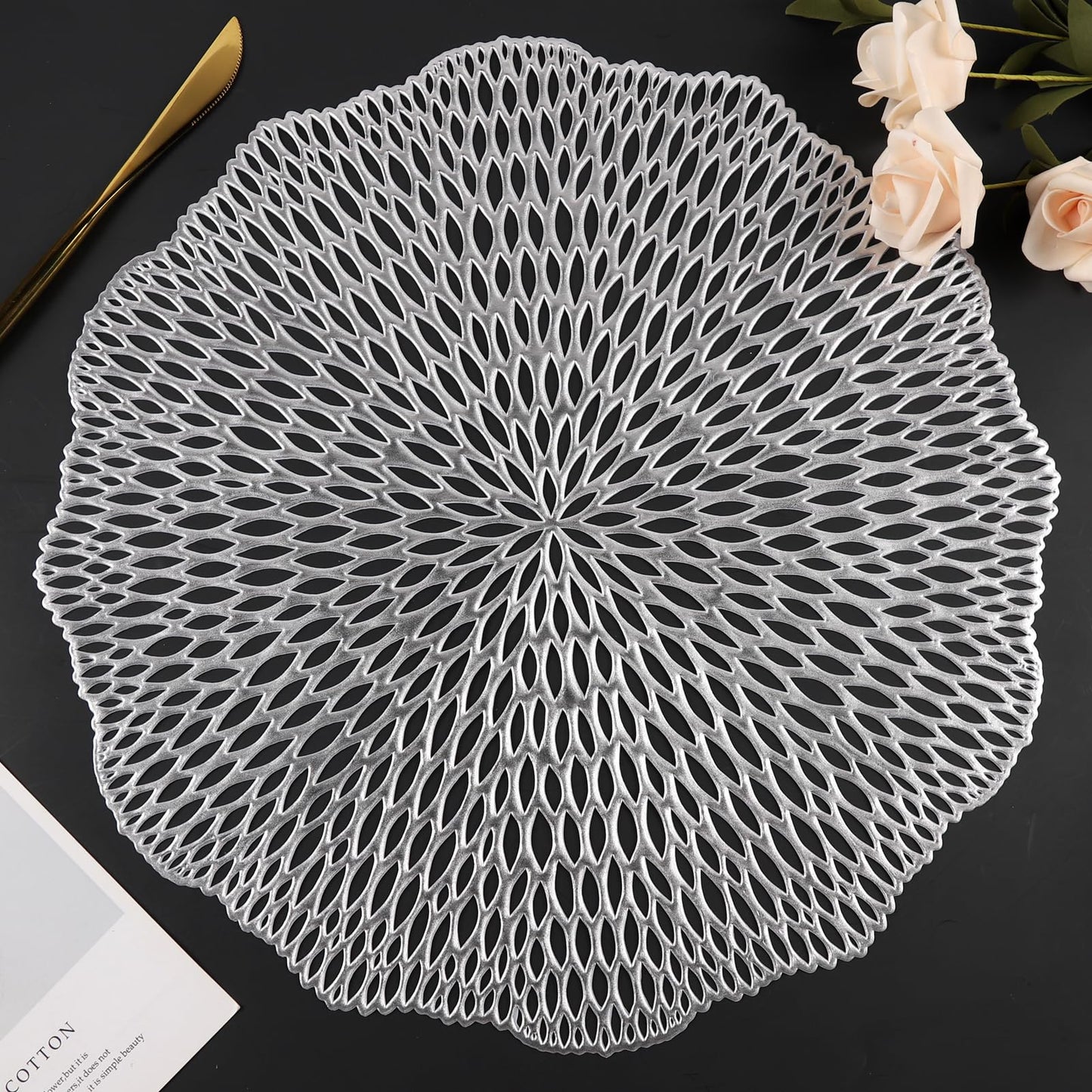 Tischsets, 6er-Set, runde Tischsets mit ausgehöhlten Blumen für den Esstisch, gepresstes Vinyl, Tischsets mit blühenden Blättern für Feiertage, Partys, Hochzeiten, Akzente, Tafelaufsätze, Tischdekoration (Gold)