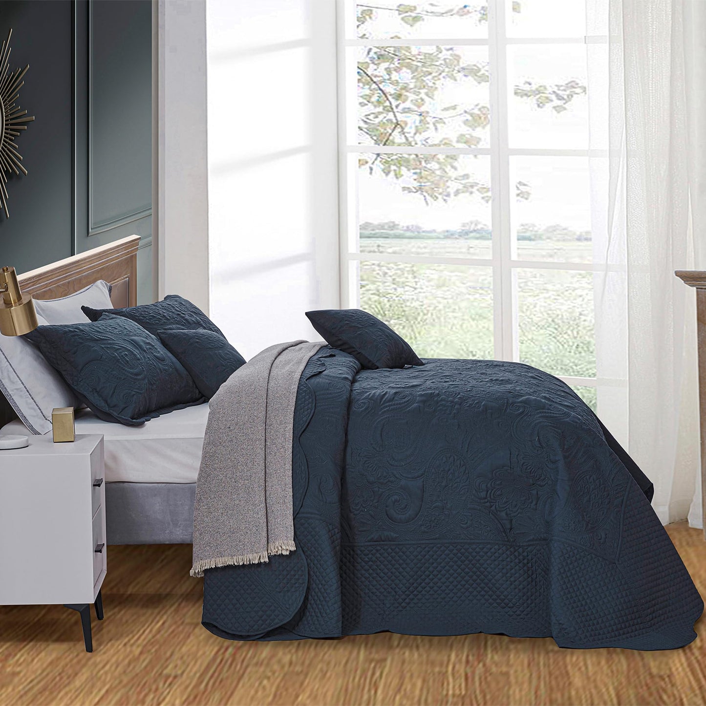 Oversized King Bedspread 128x120 Extra Wide, Paisley Pattern Design, Lightweight Bedding Cover, Reversible, 5 Piece, 100% Microfiber, King/Cal King, Pure White