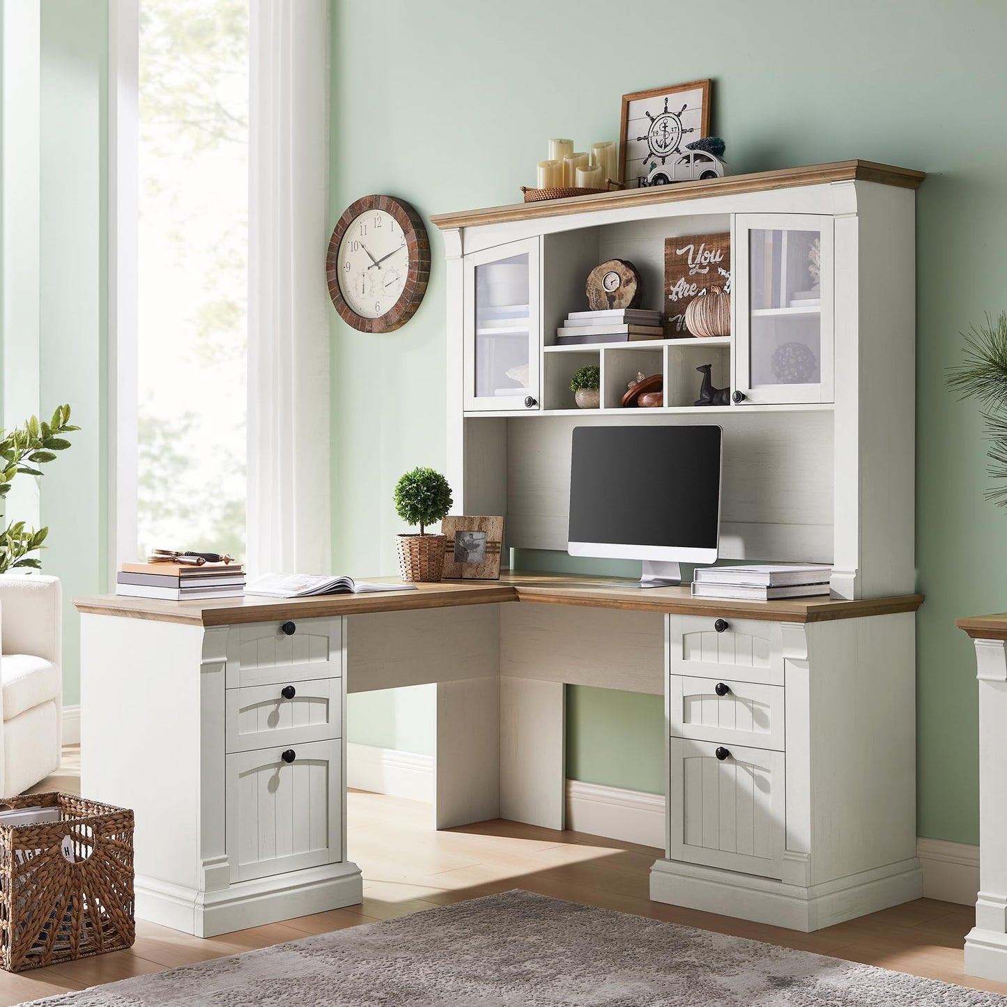 OKD 60-Zoll-Chefschreibtisch mit Schubladen, Home-Office-Schreibtisch im Landhausstil mit Ladestation, Tastaturablage, Aktenschrank-Aufbewahrung, Holz-Computertisch für Arbeit und Studium, Antikweiß