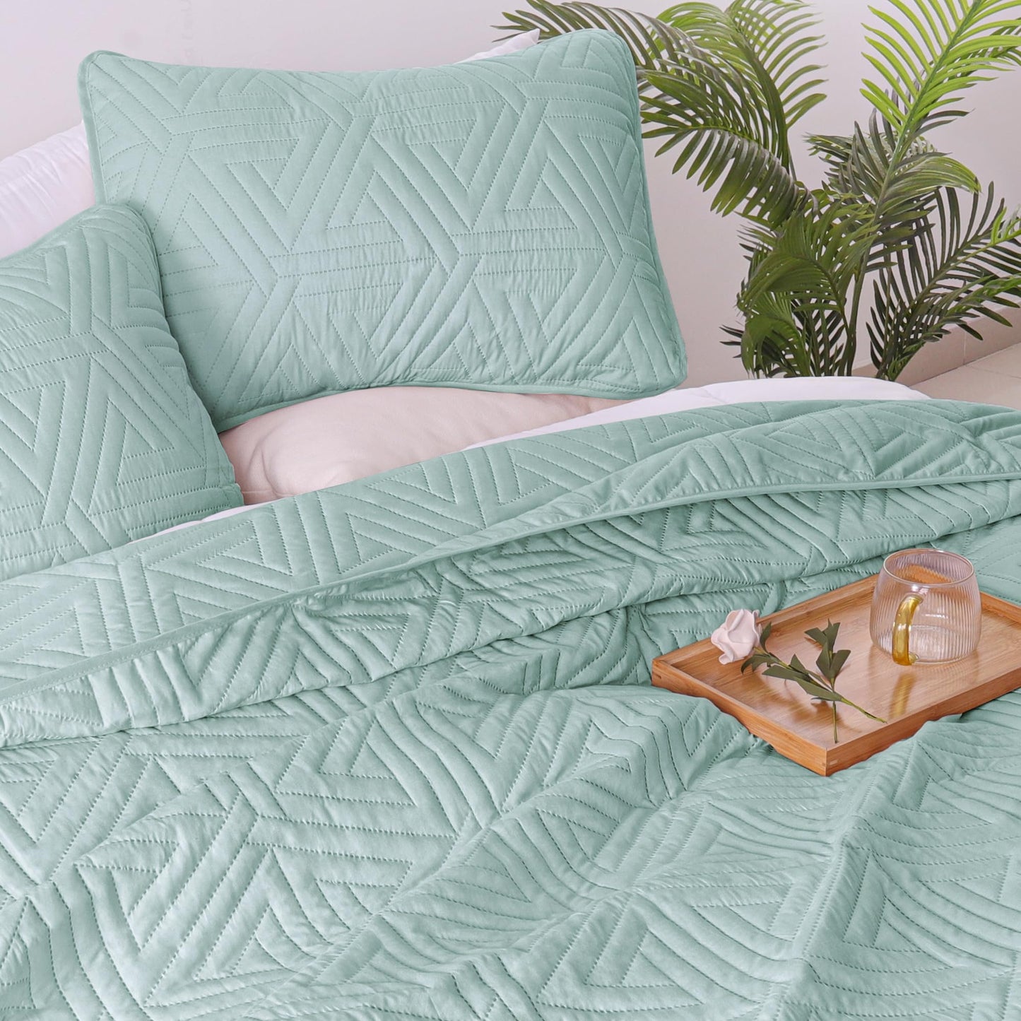 Whale Flotilla Soft Full/Queen Size Quilt Set for All Seasons, 3-Piece Ultrasonic Geometric Quilts Bedding Set, Lightweight Reversible Bedspread, Coverlet, Bed Cover with 2 Pillow Shams, Orange