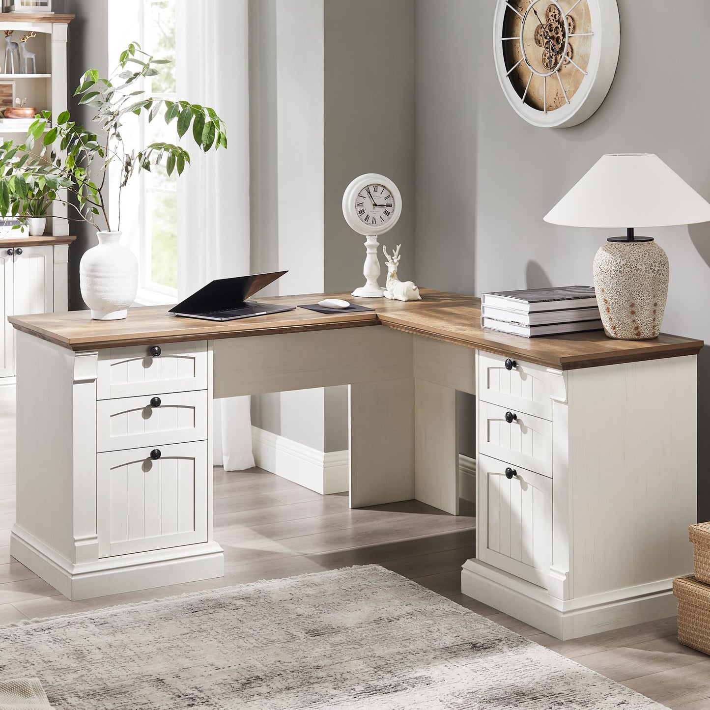 OKD 60-Zoll-Chefschreibtisch mit Schubladen, Home-Office-Schreibtisch im Landhausstil mit Ladestation, Tastaturablage, Aktenschrank-Aufbewahrung, Holz-Computertisch für Arbeit und Studium, Antikweiß