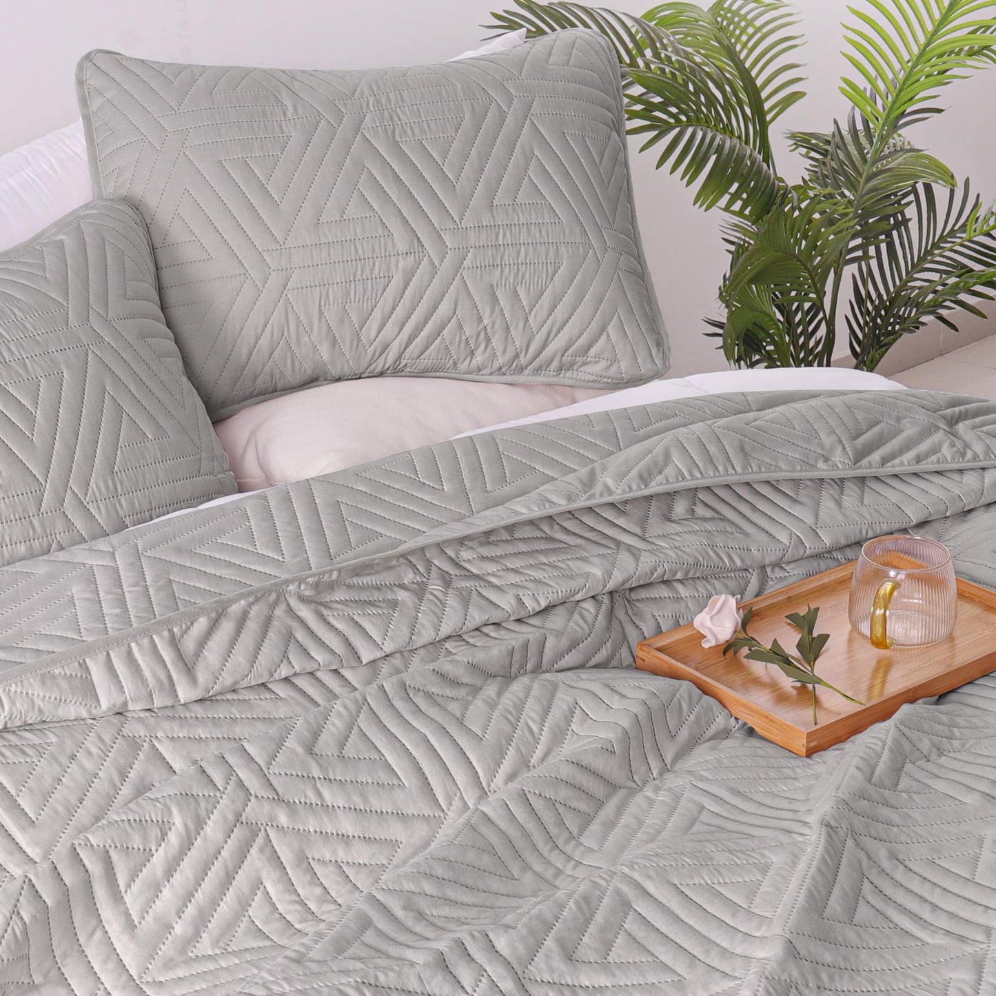 Whale Flotilla Soft Full/Queen Size Quilt Set for All Seasons, 3-Piece Ultrasonic Geometric Quilts Bedding Set, Lightweight Reversible Bedspread, Coverlet, Bed Cover with 2 Pillow Shams, Orange