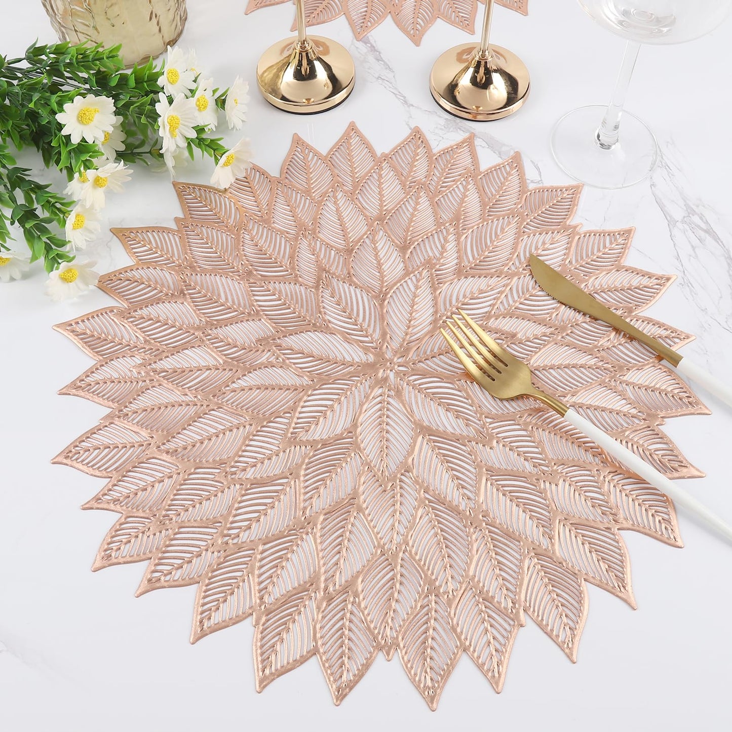 Tischsets, 6er-Set, runde Tischsets mit ausgehöhlten Blumen für den Esstisch, gepresstes Vinyl, Tischsets mit blühenden Blättern für Feiertage, Partys, Hochzeiten, Akzente, Tafelaufsätze, Tischdekoration (Gold)