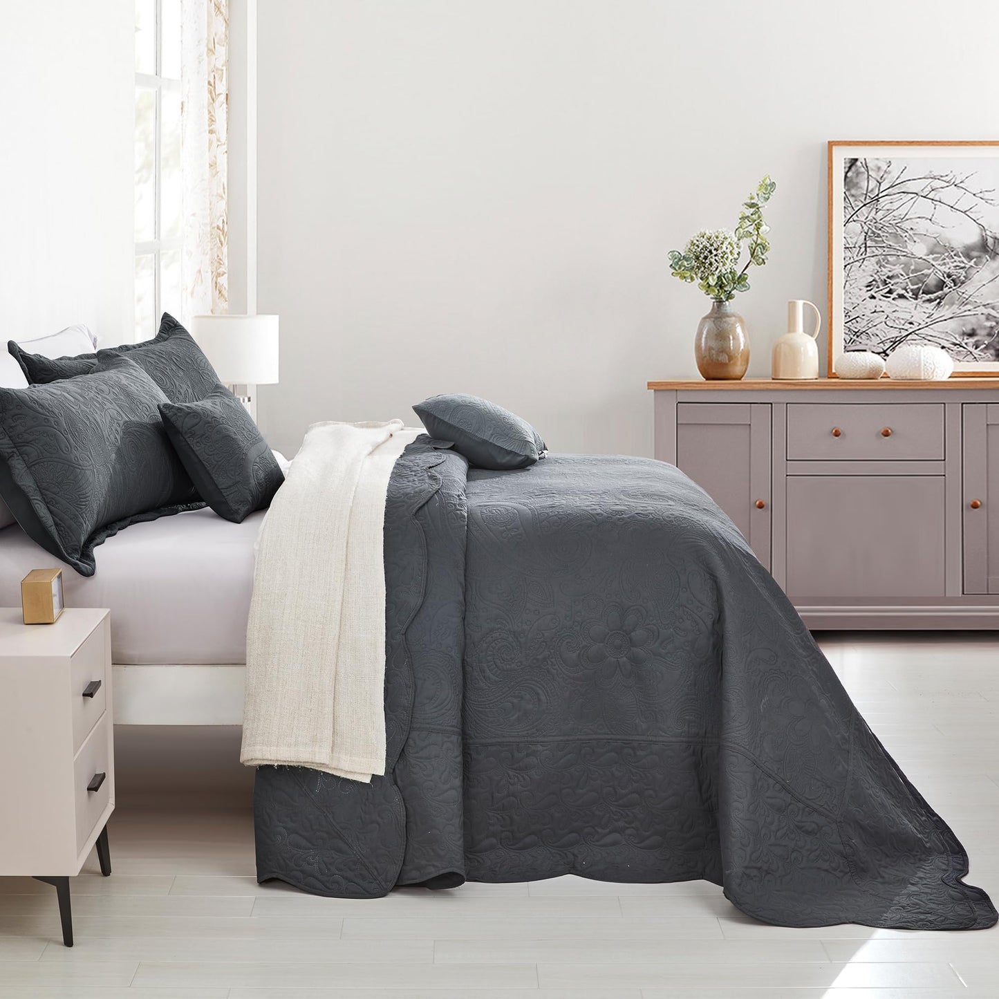Oversized King Bedspread 128x120 Extra Wide, Paisley Pattern Design, Lightweight Bedding Cover, Reversible, 5 Piece, 100% Microfiber, King/Cal King, Pure White