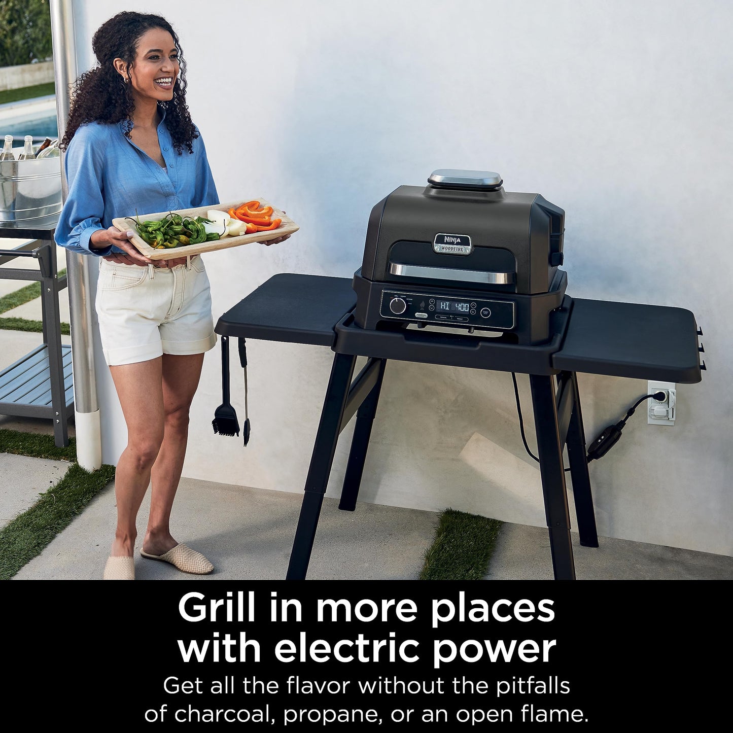 Ninja OG951 Woodfire Pro Connect Premium XL Outdoor Grill & Smoker, Bluetooth, App Enabled, 7-in-1 Master Grill, BBQ Smoker, Outdoor Air Fryer, Woodfire Technology, 2 Built-In Thermometers, Black