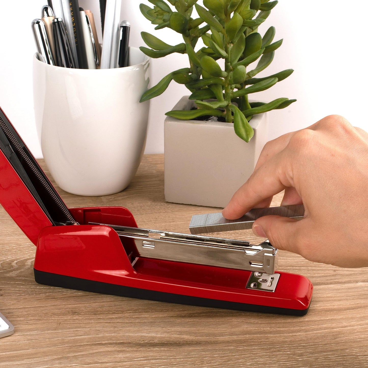 Swingline Stapler, 30 Sheet Capacity, 747 Business Stapler, Jam Free, Metal, Gold Chrome (74721)