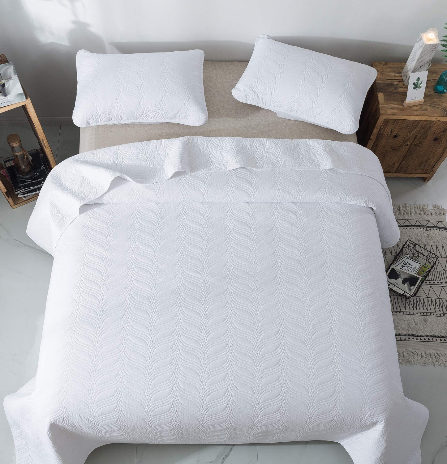3-Piece White Quilt Set – Full/Queen/King/Cal King – Lightweight Oversized Bedspread