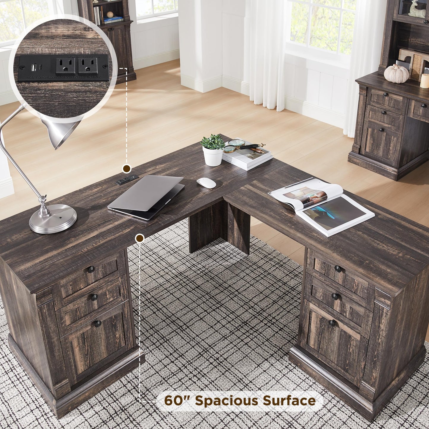 OKD 60-Zoll-Chefschreibtisch mit Schubladen, Home-Office-Schreibtisch im Landhausstil mit Ladestation, Tastaturablage, Aktenschrank-Aufbewahrung, Holz-Computertisch für Arbeit und Studium, Antikweiß