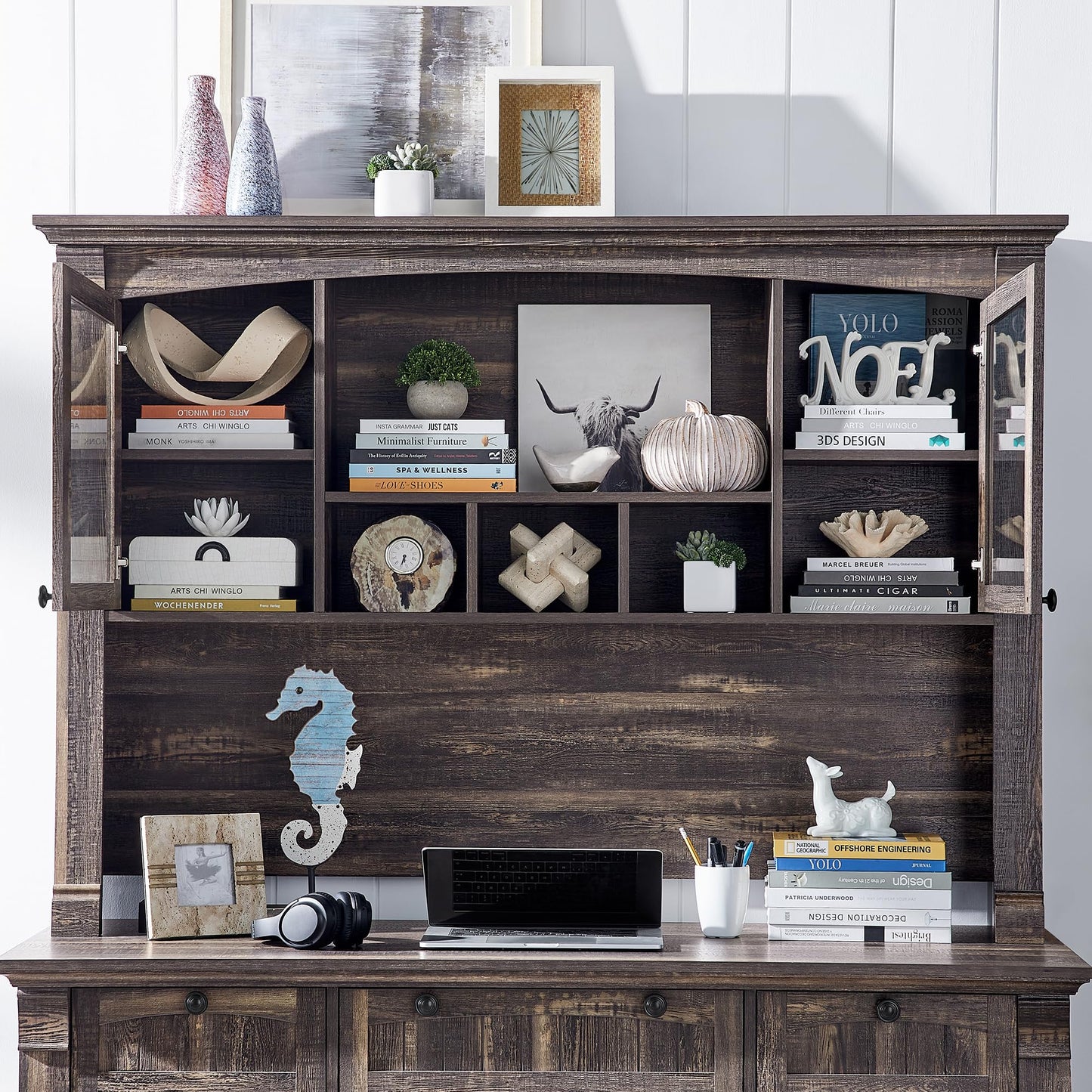 OKD 60-Zoll-Chefschreibtisch mit Schubladen, Home-Office-Schreibtisch im Landhausstil mit Ladestation, Tastaturablage, Aktenschrank-Aufbewahrung, Holz-Computertisch für Arbeit und Studium, Antikweiß