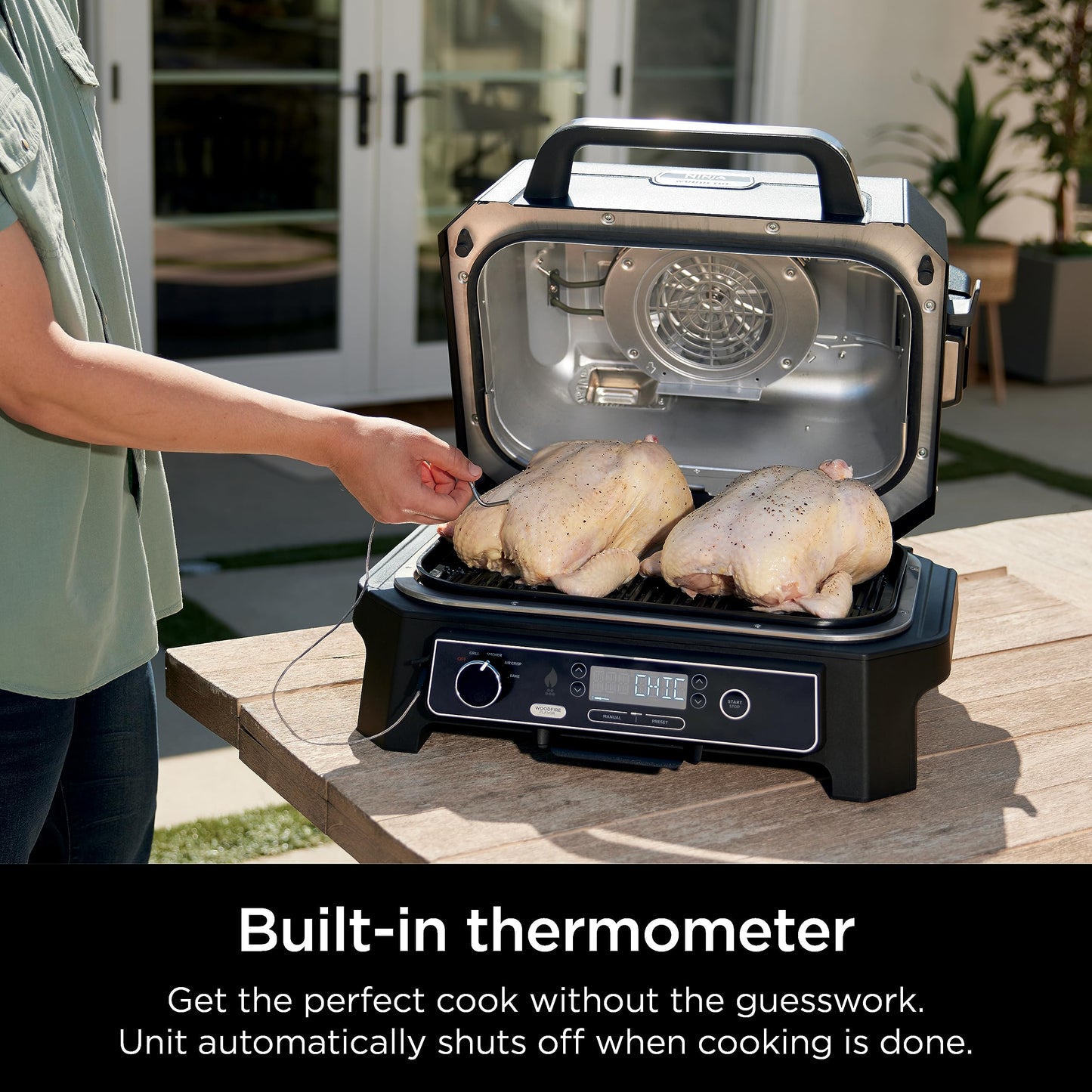 Ninja OG951 Woodfire Pro Connect Premium XL Outdoor Grill & Smoker, Bluetooth, App Enabled, 7-in-1 Master Grill, BBQ Smoker, Outdoor Air Fryer, Woodfire Technology, 2 Built-In Thermometers, Black