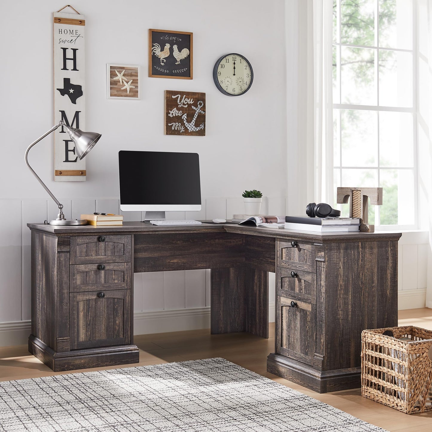 OKD 60-Zoll-Chefschreibtisch mit Schubladen, Home-Office-Schreibtisch im Landhausstil mit Ladestation, Tastaturablage, Aktenschrank-Aufbewahrung, Holz-Computertisch für Arbeit und Studium, Antikweiß