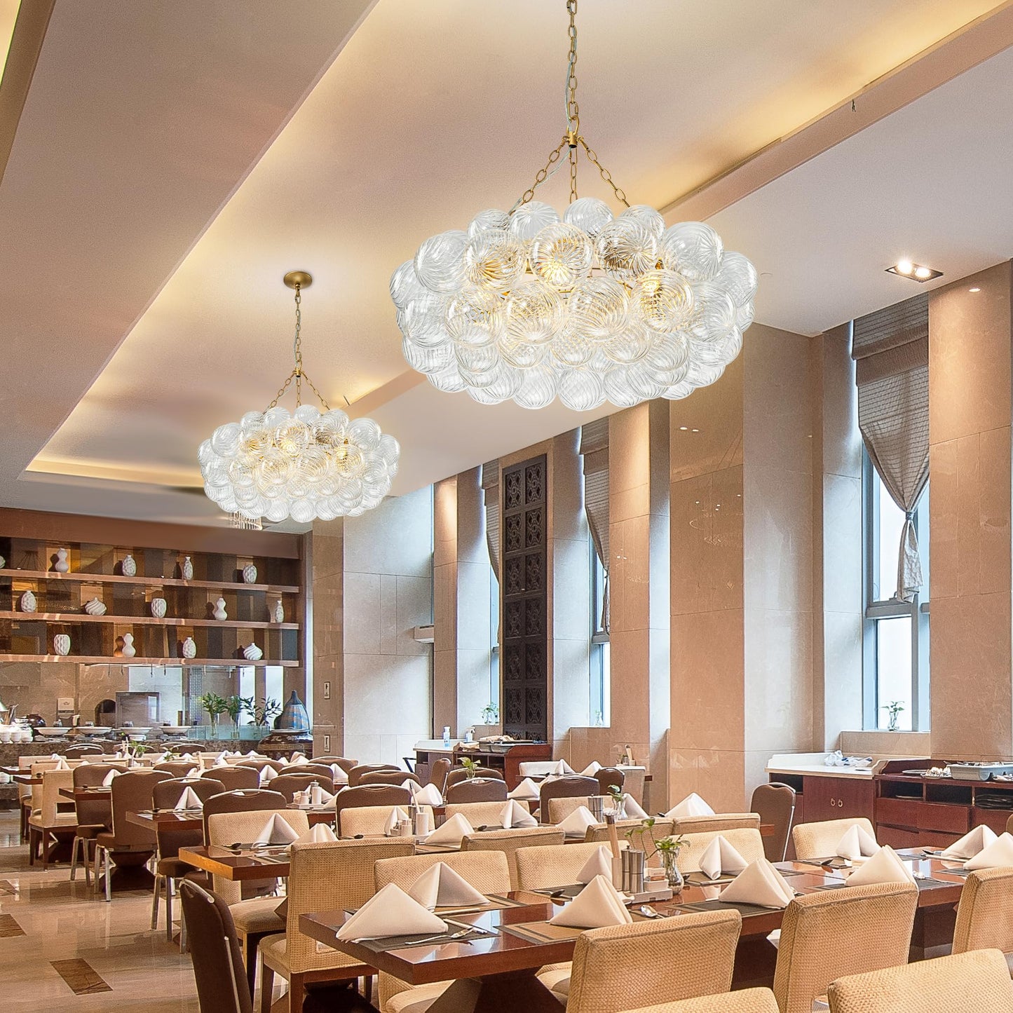 Goldfarbener mehrstufiger Glaskugel-Blasen-Kronleuchter, runder Kronleuchter aus gewirbeltem Glas, klares geblasenes Glas, 8-flammige Pendelleuchte mit 24 Zoll Durchmesser für Schlafzimmer und Restaurant