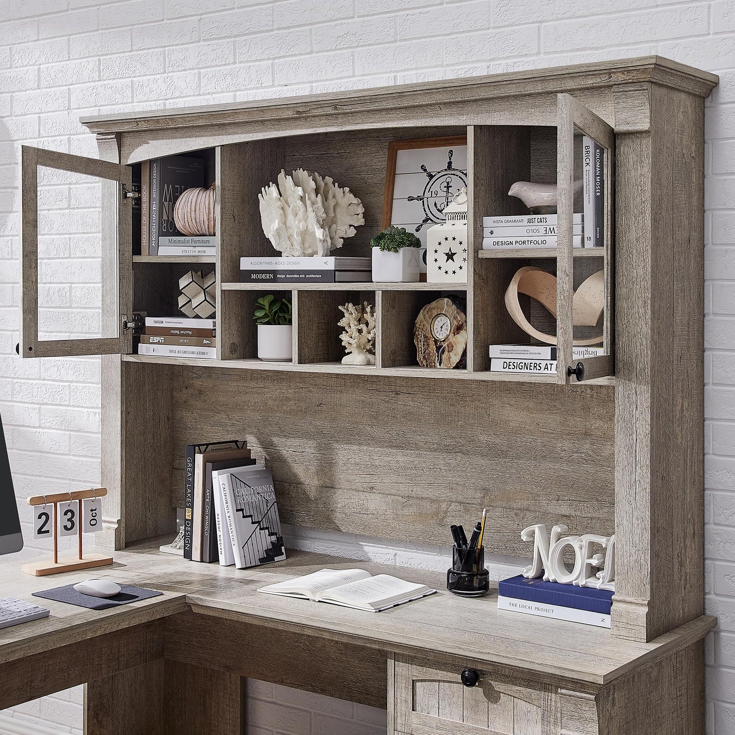 OKD 60-Zoll-Chefschreibtisch mit Schubladen, Home-Office-Schreibtisch im Landhausstil mit Ladestation, Tastaturablage, Aktenschrank-Aufbewahrung, Holz-Computertisch für Arbeit und Studium, Antikweiß