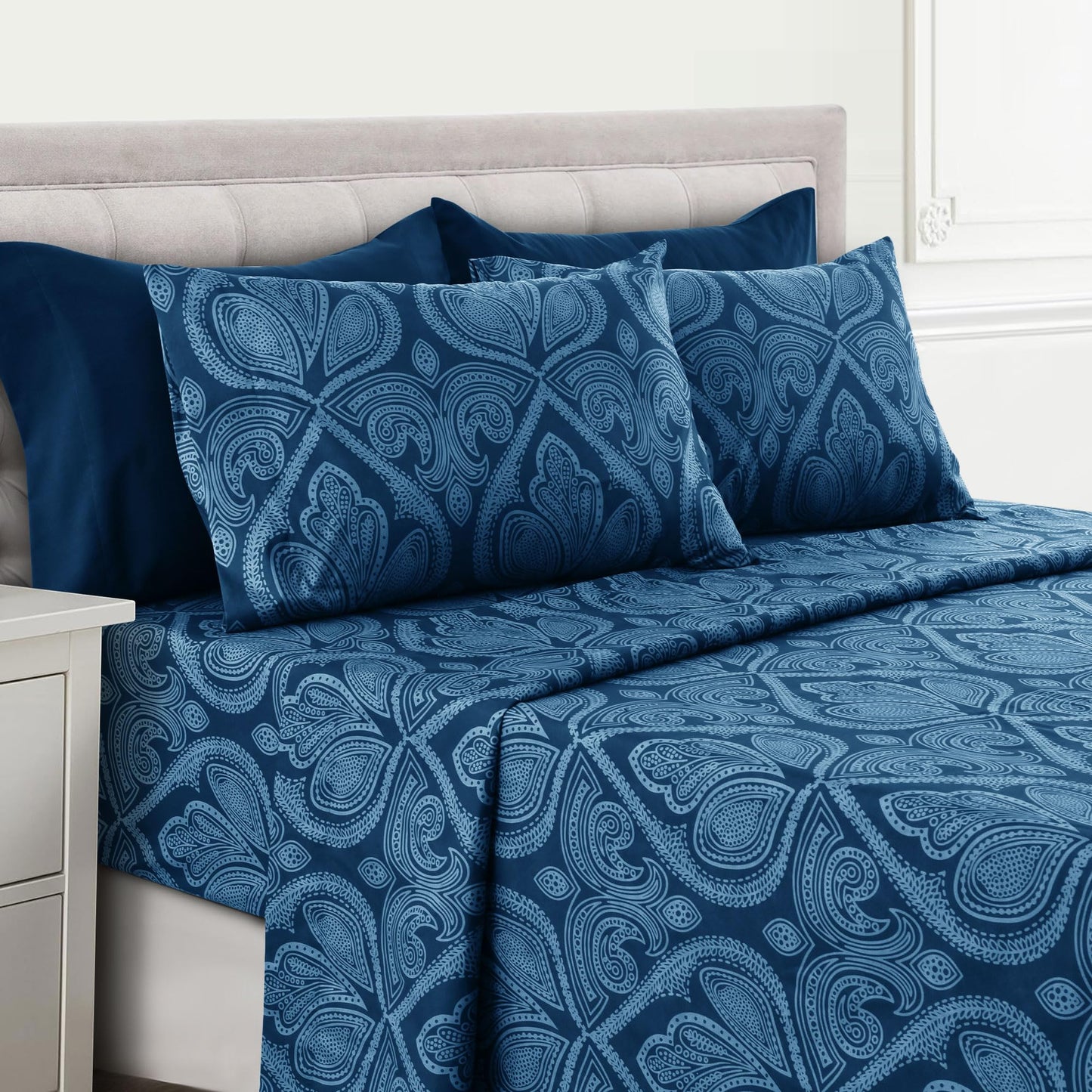 LUX Decor Paisley King-Bettlaken-Set, 6-teilig, weiche, knitterfreie Mikrofaser-Bettlaken – luxuriös bedruckte Bettlaken, inklusive Bettlaken, Spannbettlaken mit tiefen Taschen und 4 Kissenbezügen – Taupe