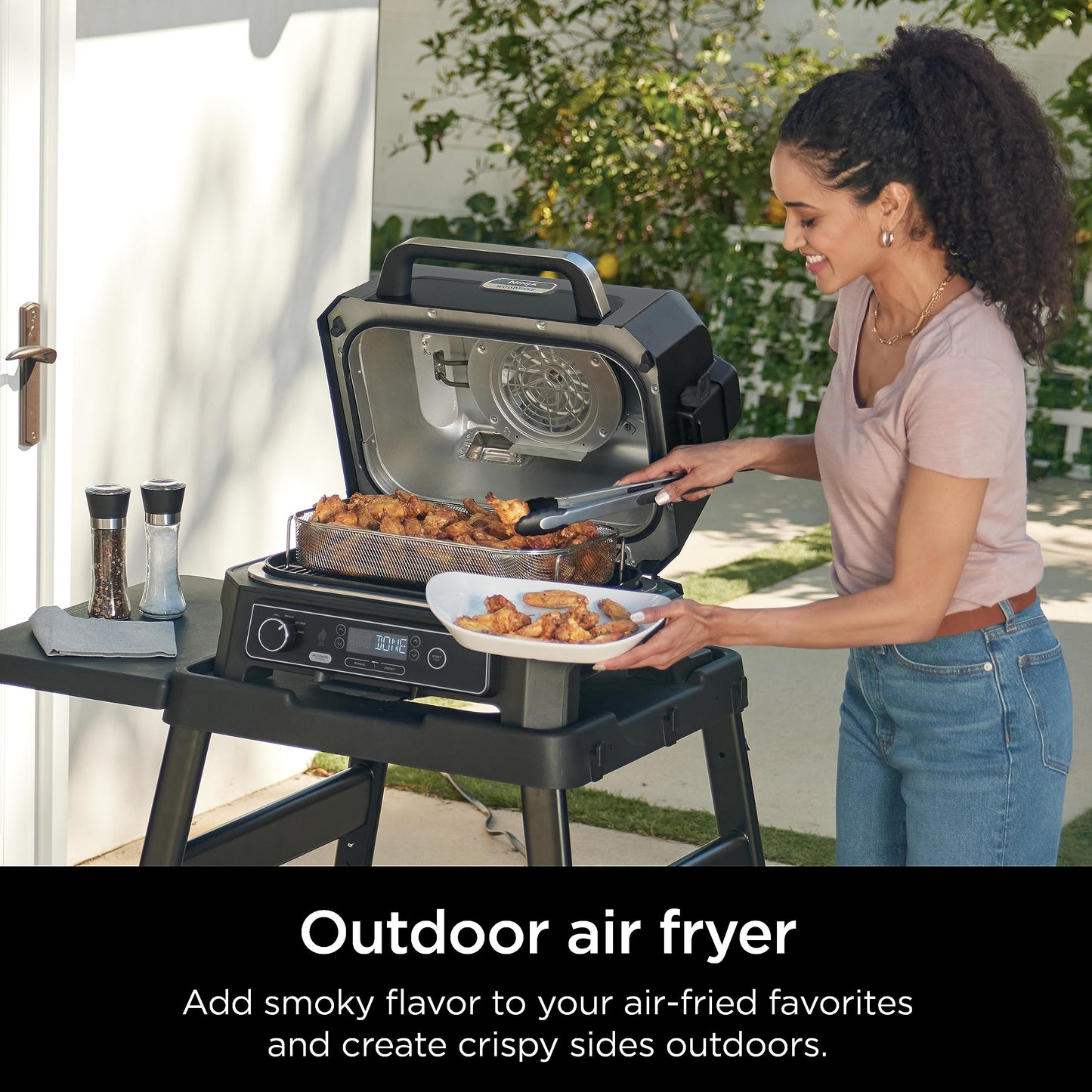 Ninja OG951 Woodfire Pro Connect Premium XL Outdoor Grill & Smoker, Bluetooth, App Enabled, 7-in-1 Master Grill, BBQ Smoker, Outdoor Air Fryer, Woodfire Technology, 2 Built-In Thermometers, Black