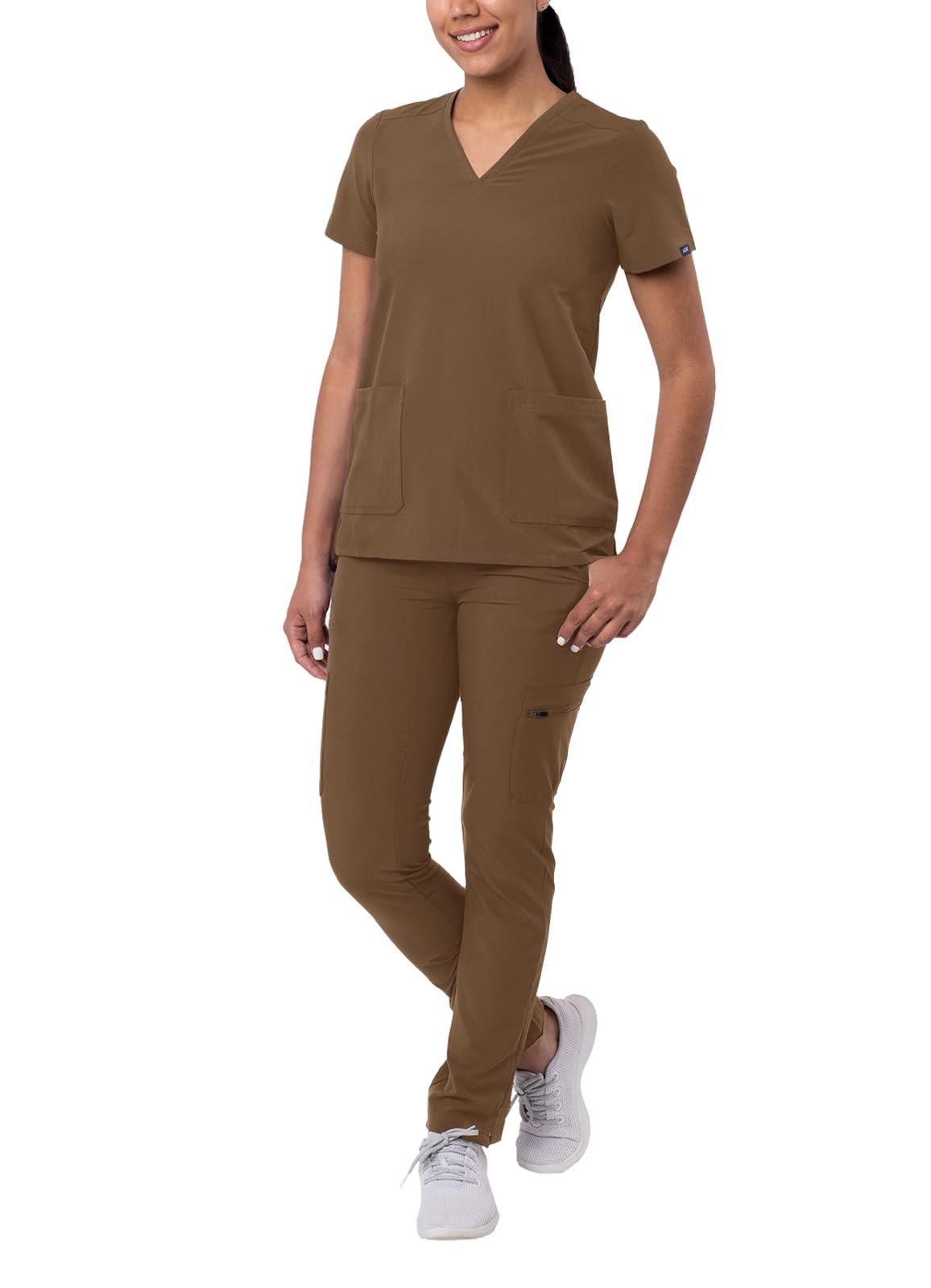 Ensemble de gommage Adar Addition Go-Basic pour femme - Haut de gommage slim à col en V et pantalon de gommage cargo skinny 