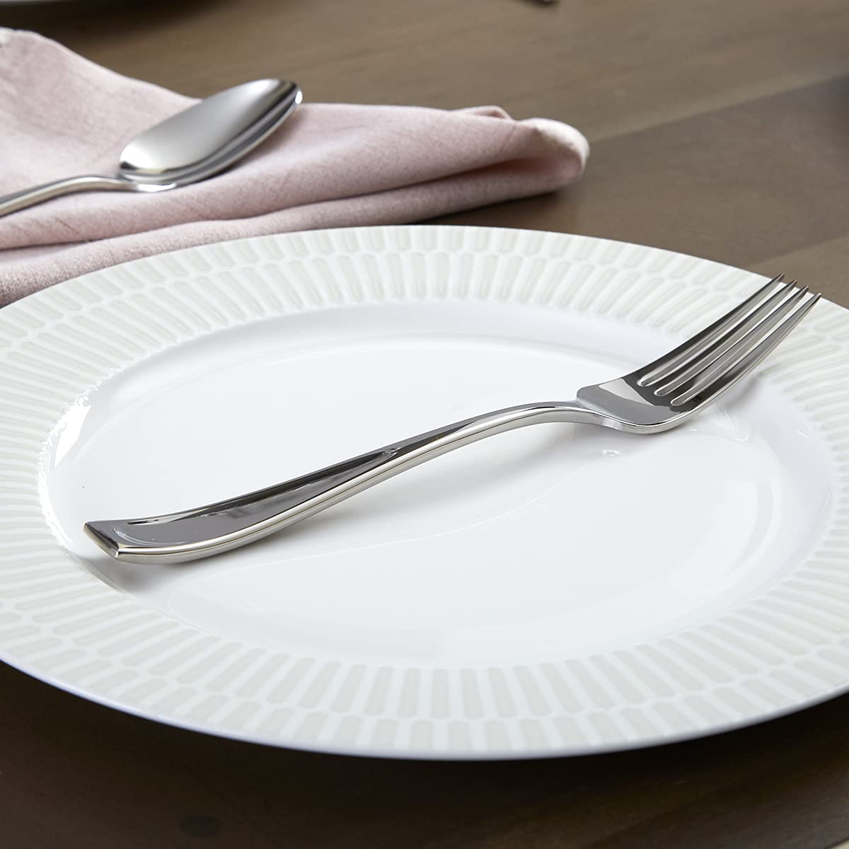 Oneida Moda 65-Piece Flatware Set, Service for 12