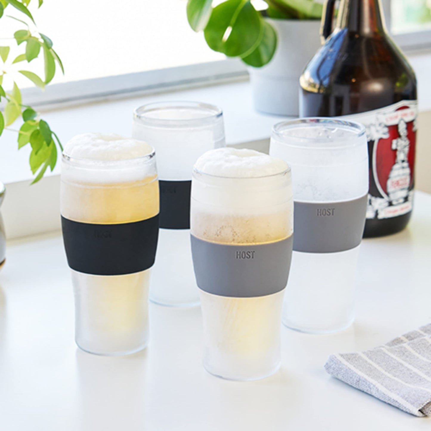 Host Freeze, Tasses congelées, Ensemble de pintes congelables, Bière Gardez vos boissons au frais, Verres isolés à double paroi, Gobelet pour café glacé, 16 oz, Lot de 2, Noir 