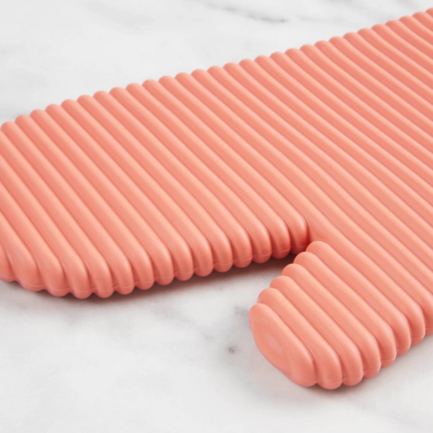 KITCHENAID Ribbed Soft Silicone Oven Mitt 2-Pack Set, Matte Black, 7.5"x13"