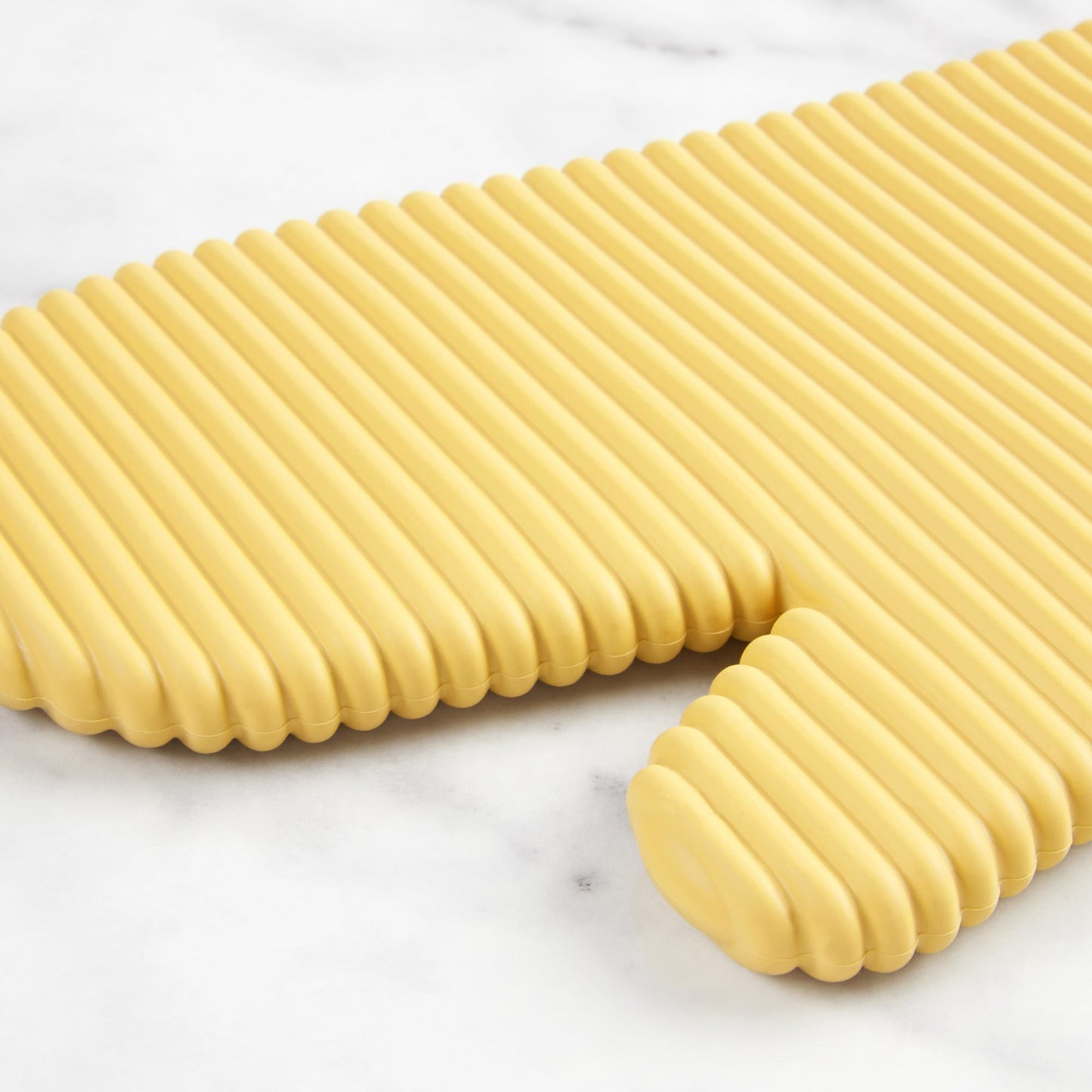 KITCHENAID Ribbed Soft Silicone Oven Mitt 2-Pack Set, Matte Black, 7.5"x13"