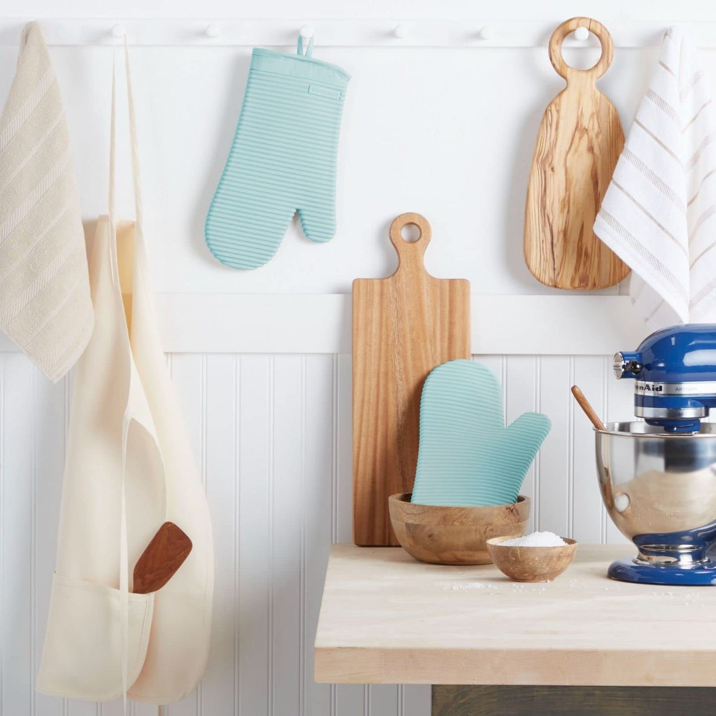 KITCHENAID Ribbed Soft Silicone Oven Mitt 2-Pack Set, Matte Black, 7.5"x13"