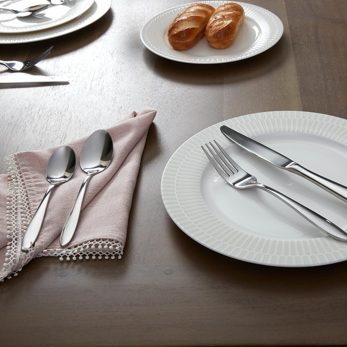 Oneida Moda 65-Piece Flatware Set, Service for 12