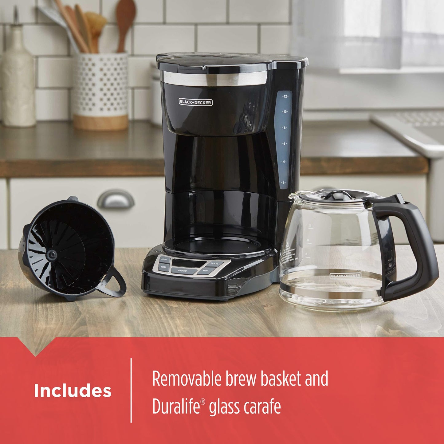 Cafetière numérique 12 tasses BLACK+DECKER, CM1160W, programmable, filtre à panier lavable, Sneak-A-Cup, infusion automatique, fenêtre d'eau, maintien de la plaque chauffante, blanc 