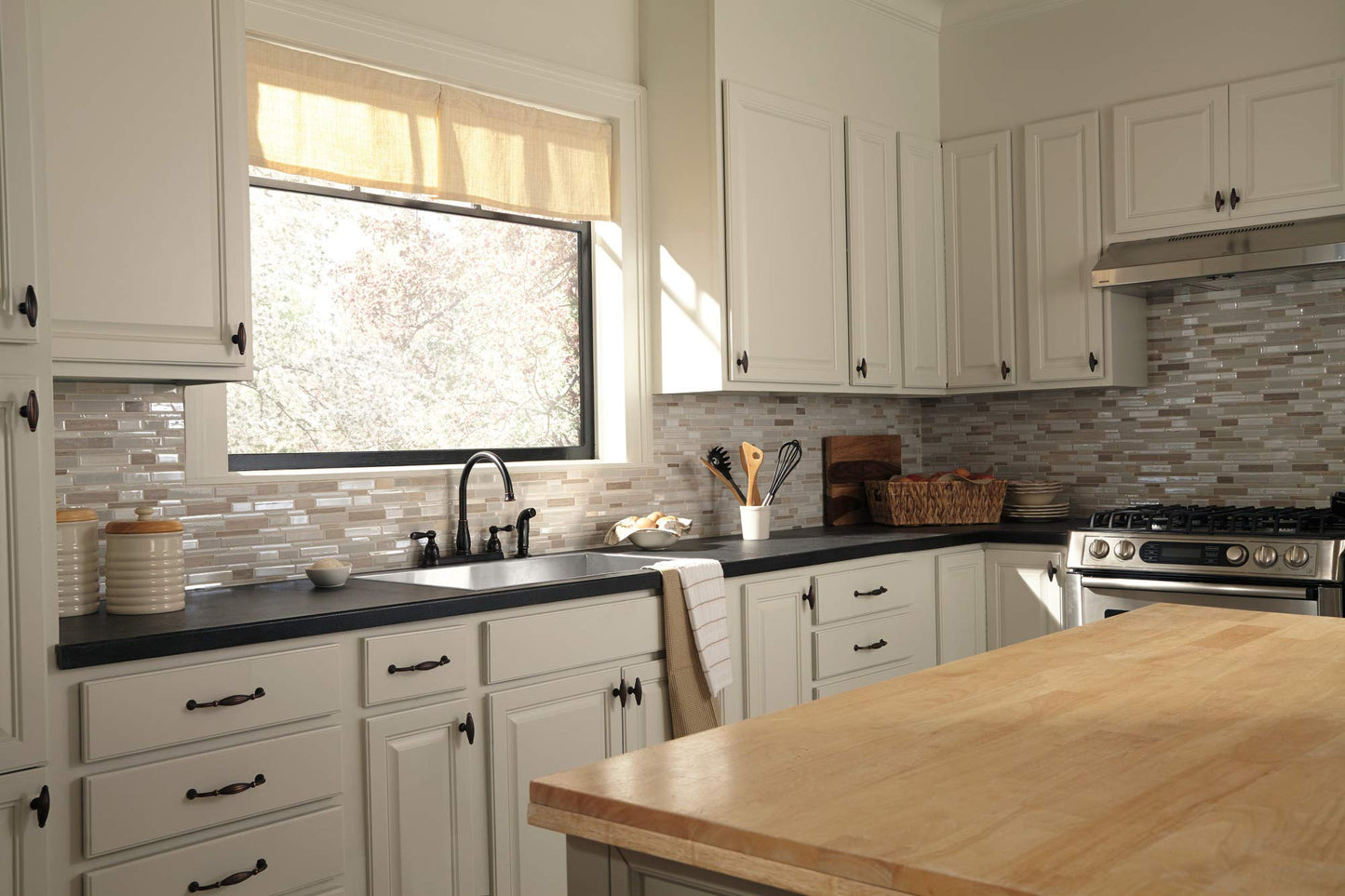 Windemere Chrome Kitchen Faucet with Side Sprayer, Traditional 4 Hole Kitchen Sink Faucet, Two-Handle, 21996LF