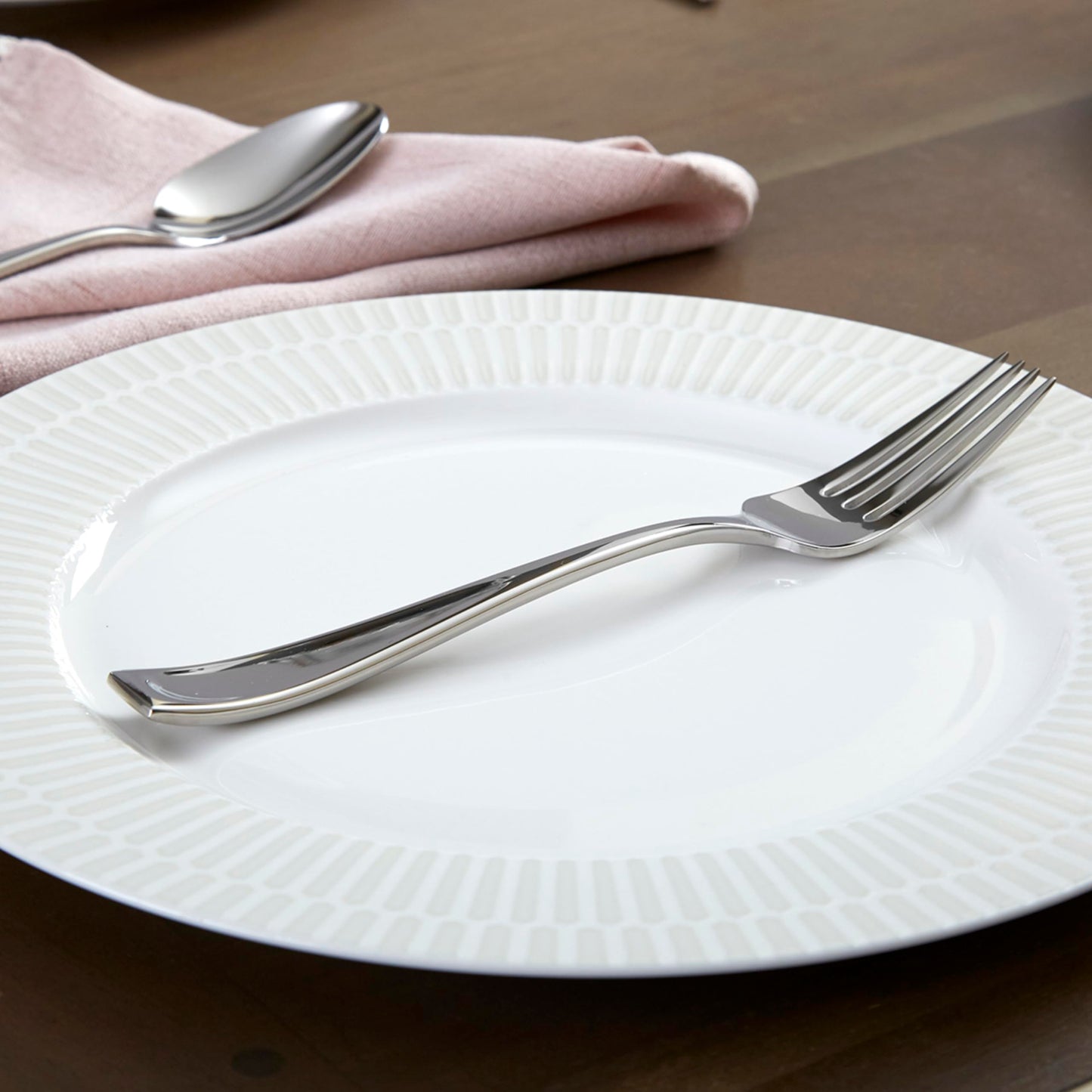 Oneida Moda 65-Piece Flatware Set, Service for 12